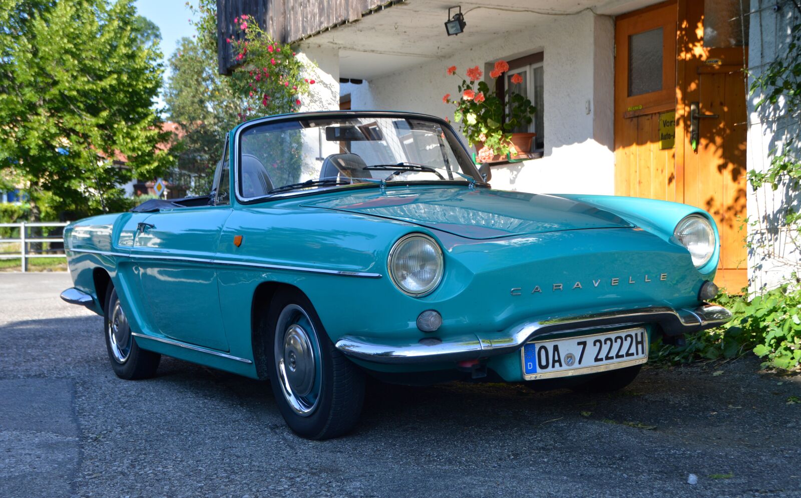 Nikon D3200 sample photo. Oldtimer, renault, caravelle photography
