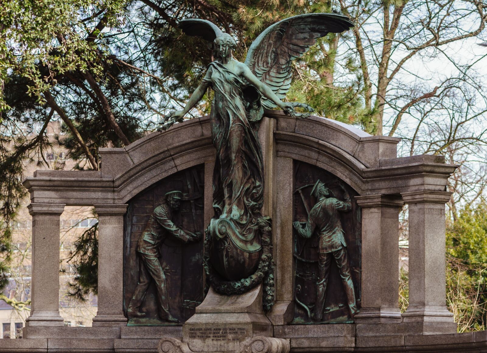 Nikon D90 sample photo. Titanic, engineers, memorial photography