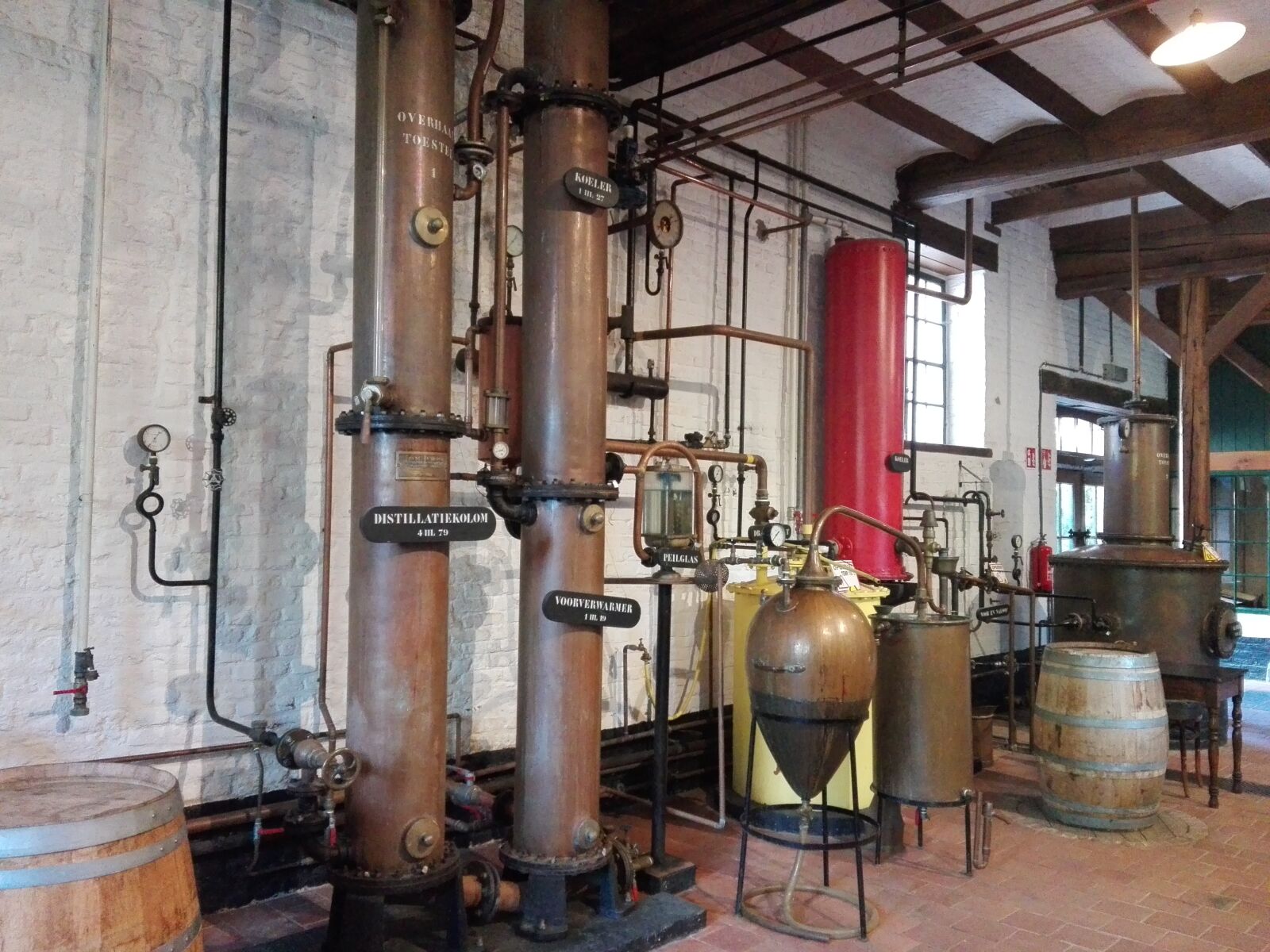 HUAWEI P8 Lite sample photo. Gin, hasselt, distillery photography