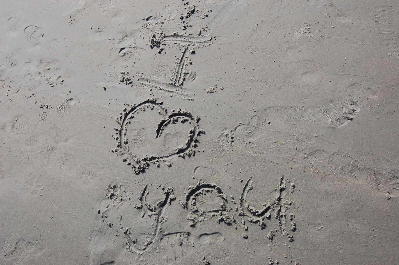 Nikon D40 sample photo. I love you, beach photography