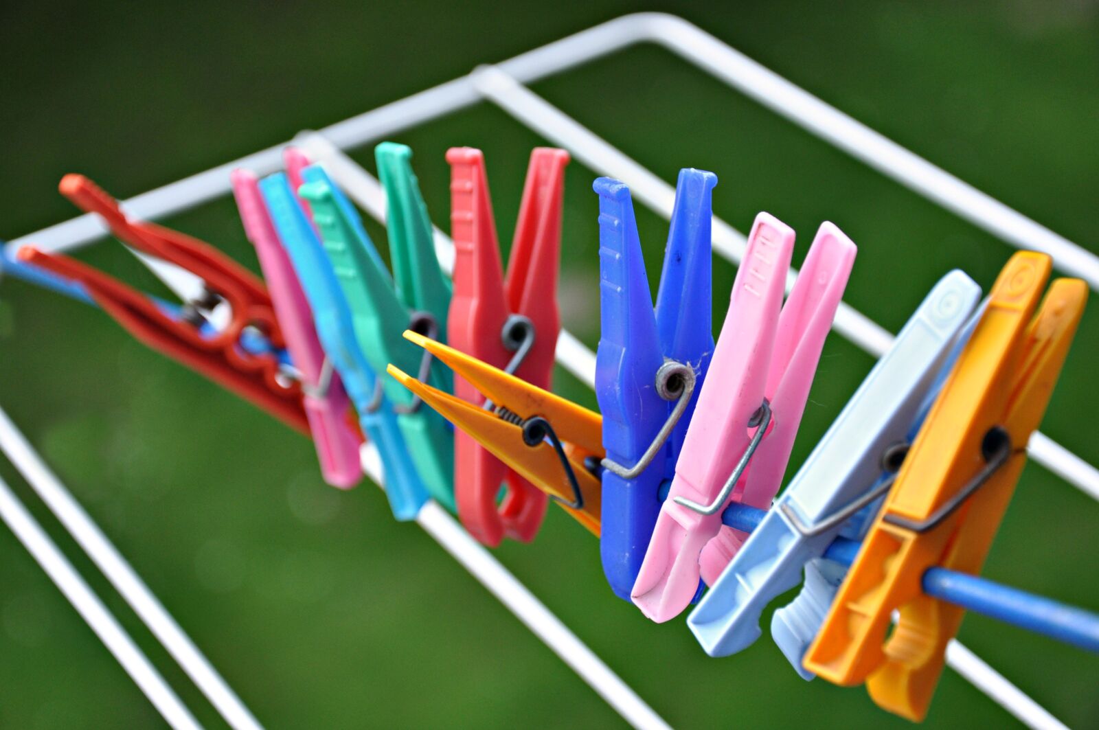 Nikon D90 sample photo. Clothes peg, rack, drying photography