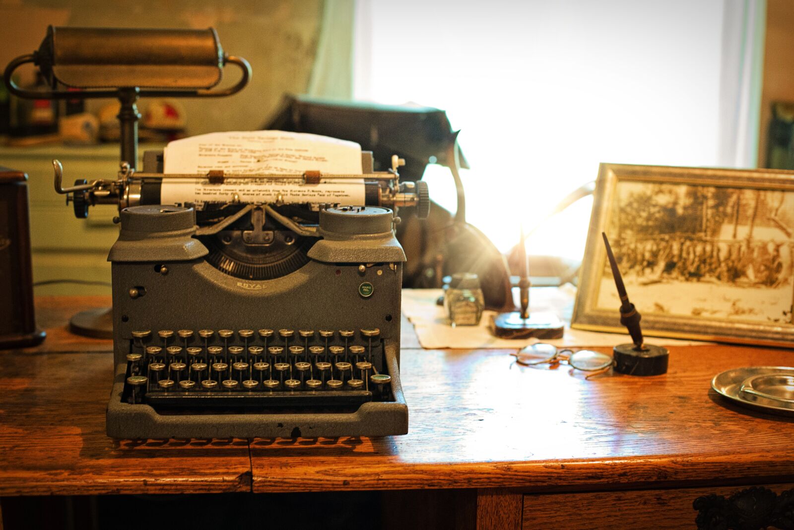Canon EF 50mm F1.4 USM sample photo. Typewriter, desk, vintage photography