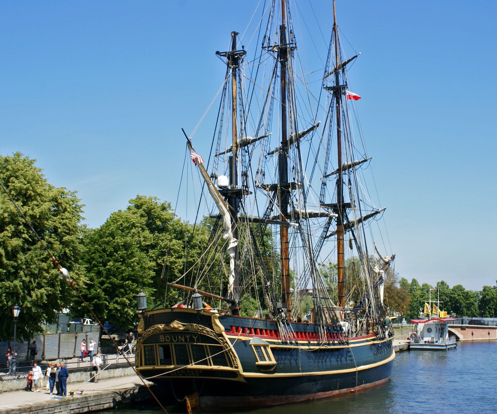Sony Alpha DSLR-A100 sample photo. The ship, sailing ship photography
