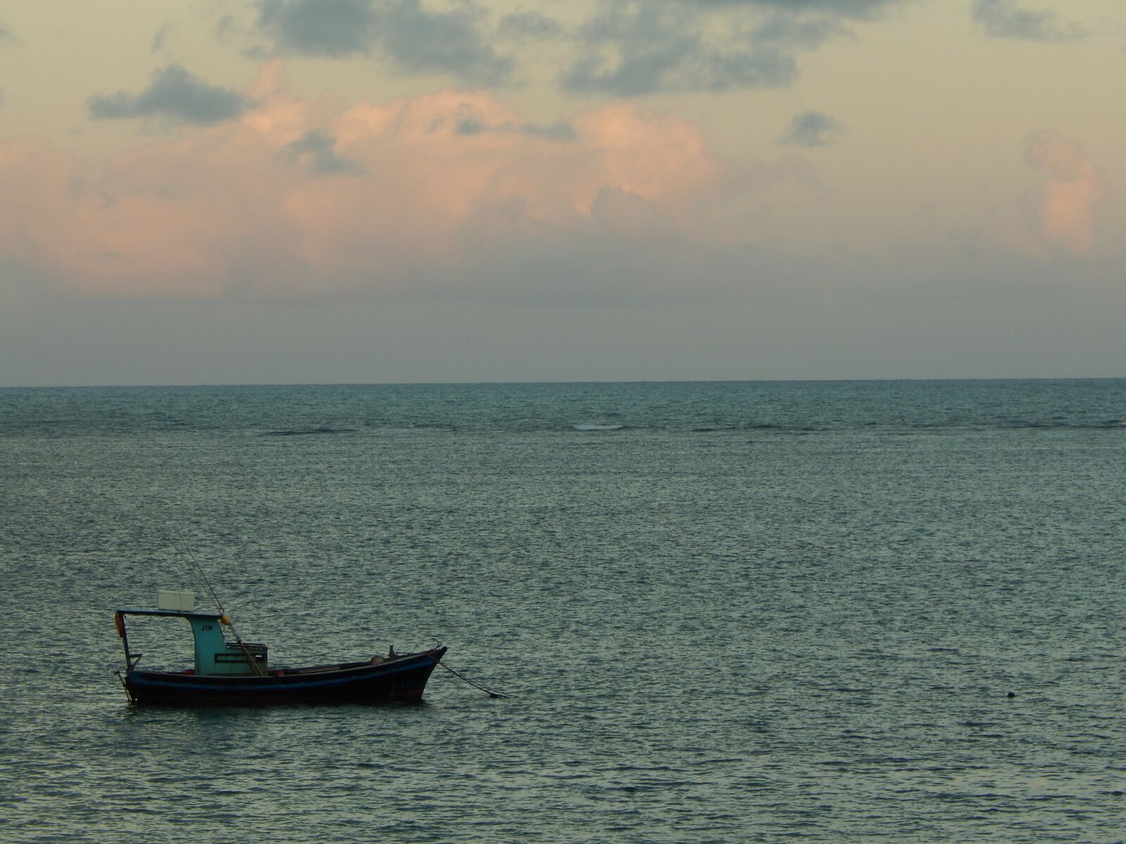 Nikon Coolpix L820 sample photo. Boat, mar, horizon photography