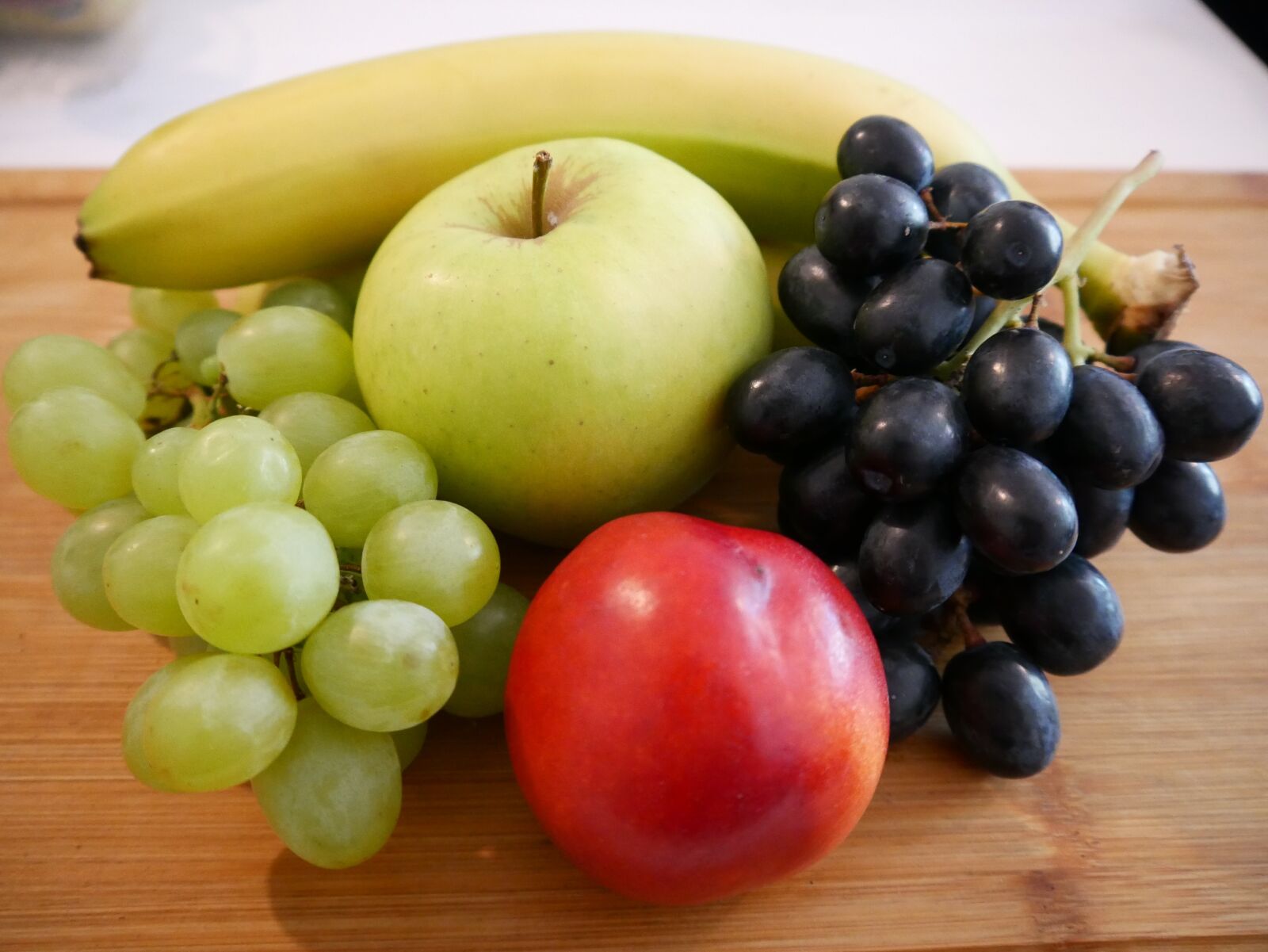 Panasonic DMC-G70 sample photo. Fruit, banana, apple photography