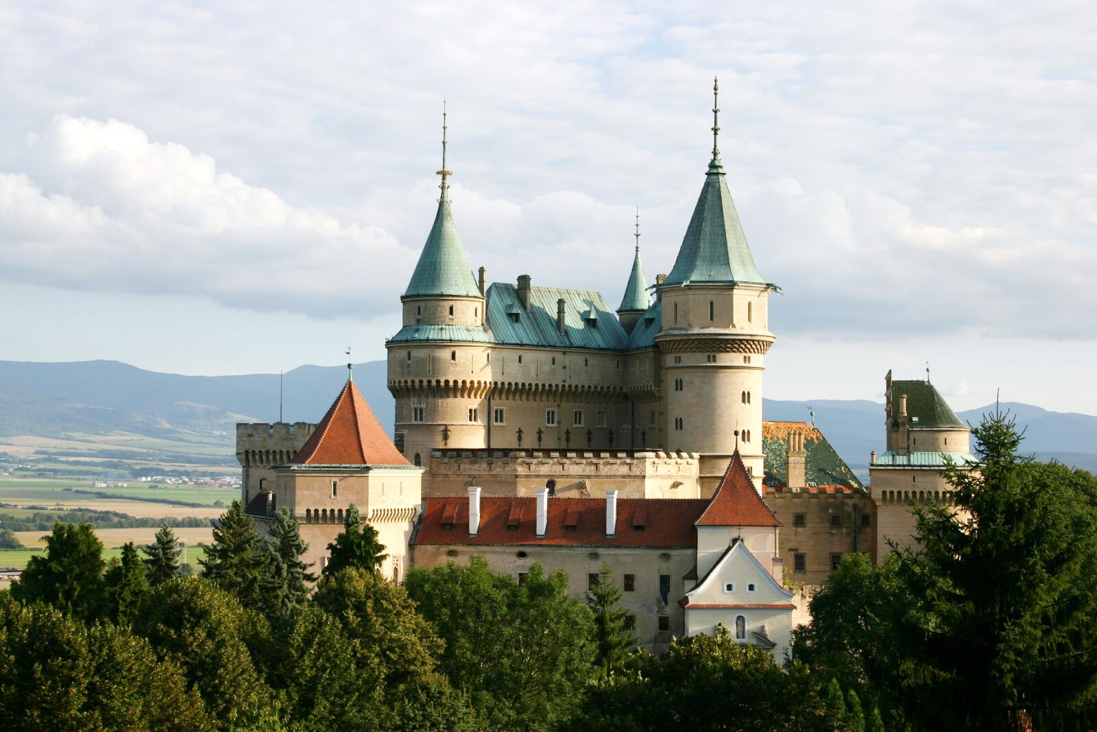 Canon EOS 300D (EOS Digital Rebel / EOS Kiss Digital) sample photo. Bojnice, slovakia, castle photography