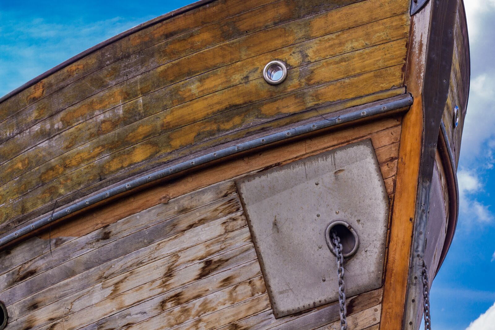 Canon EF 50mm f/1.8 sample photo. Boat, chain, ship photography