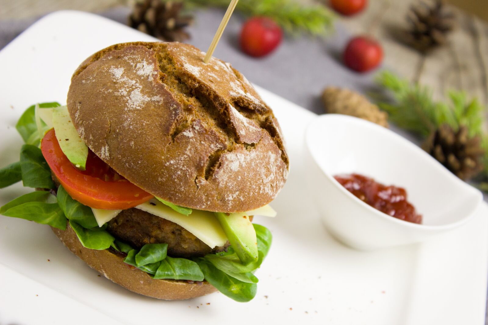 Canon EOS 600D (Rebel EOS T3i / EOS Kiss X5) sample photo. Burger, tomato, salad photography