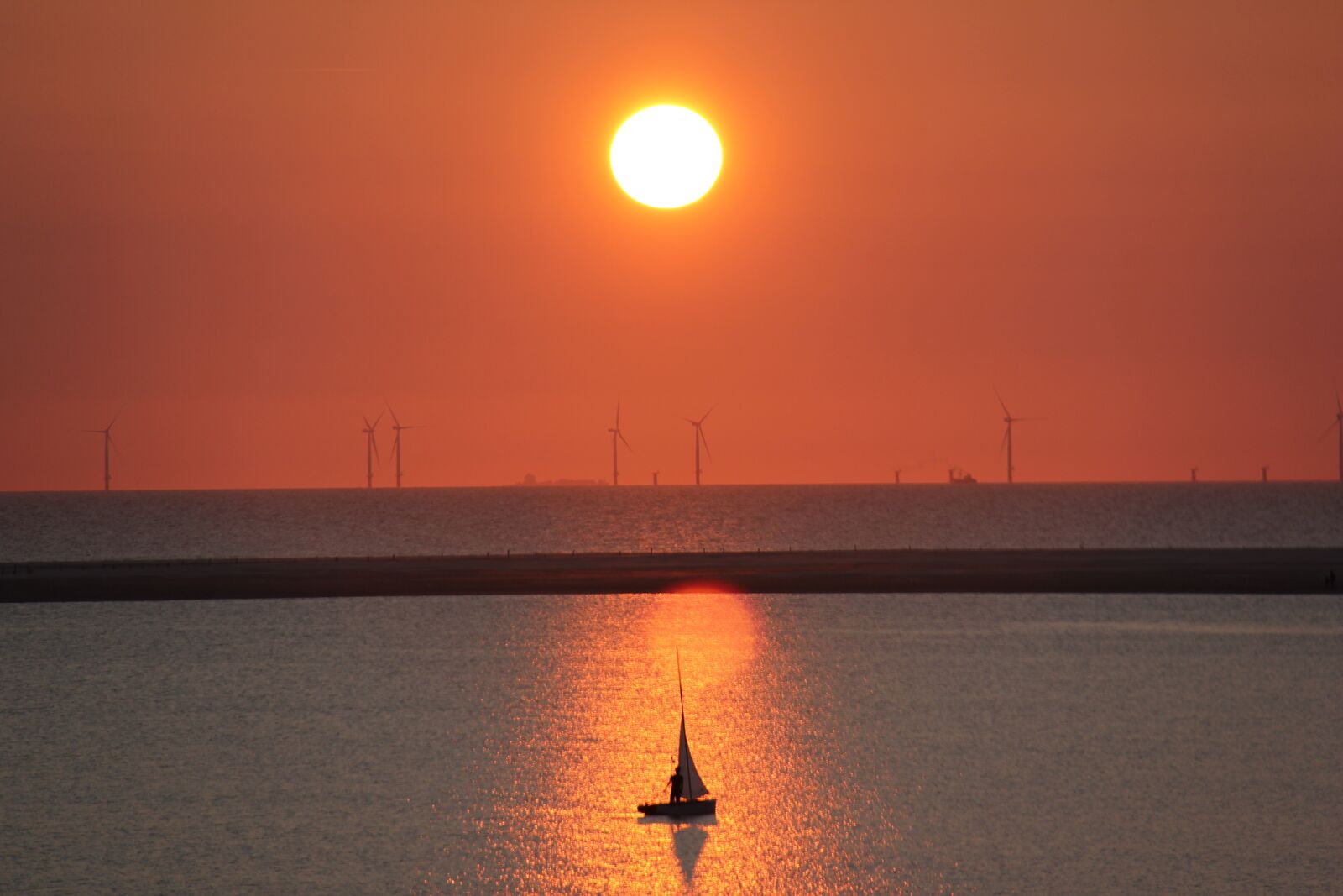 Canon EF-S 18-200mm F3.5-5.6 IS sample photo. Borkum, sunset, wind park photography