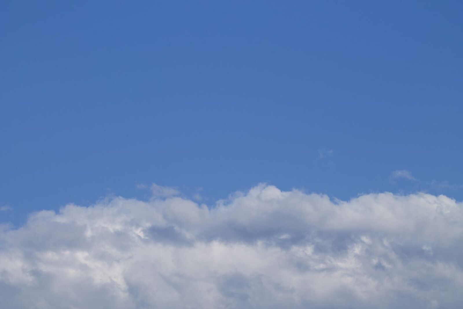 Canon EOS 1100D (EOS Rebel T3 / EOS Kiss X50) sample photo. Blue, cloud, clouds, fluffy photography