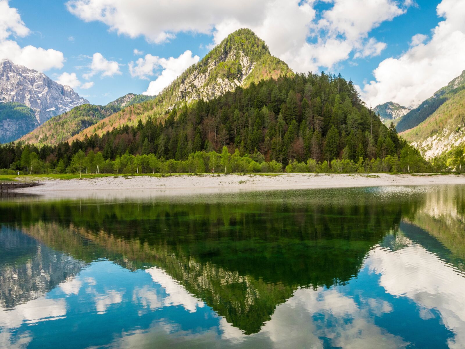 Olympus OM-D E-M1 + OLYMPUS M.12-50mm F3.5-6.3 sample photo. Jasna lake, slovenia, mirroring photography