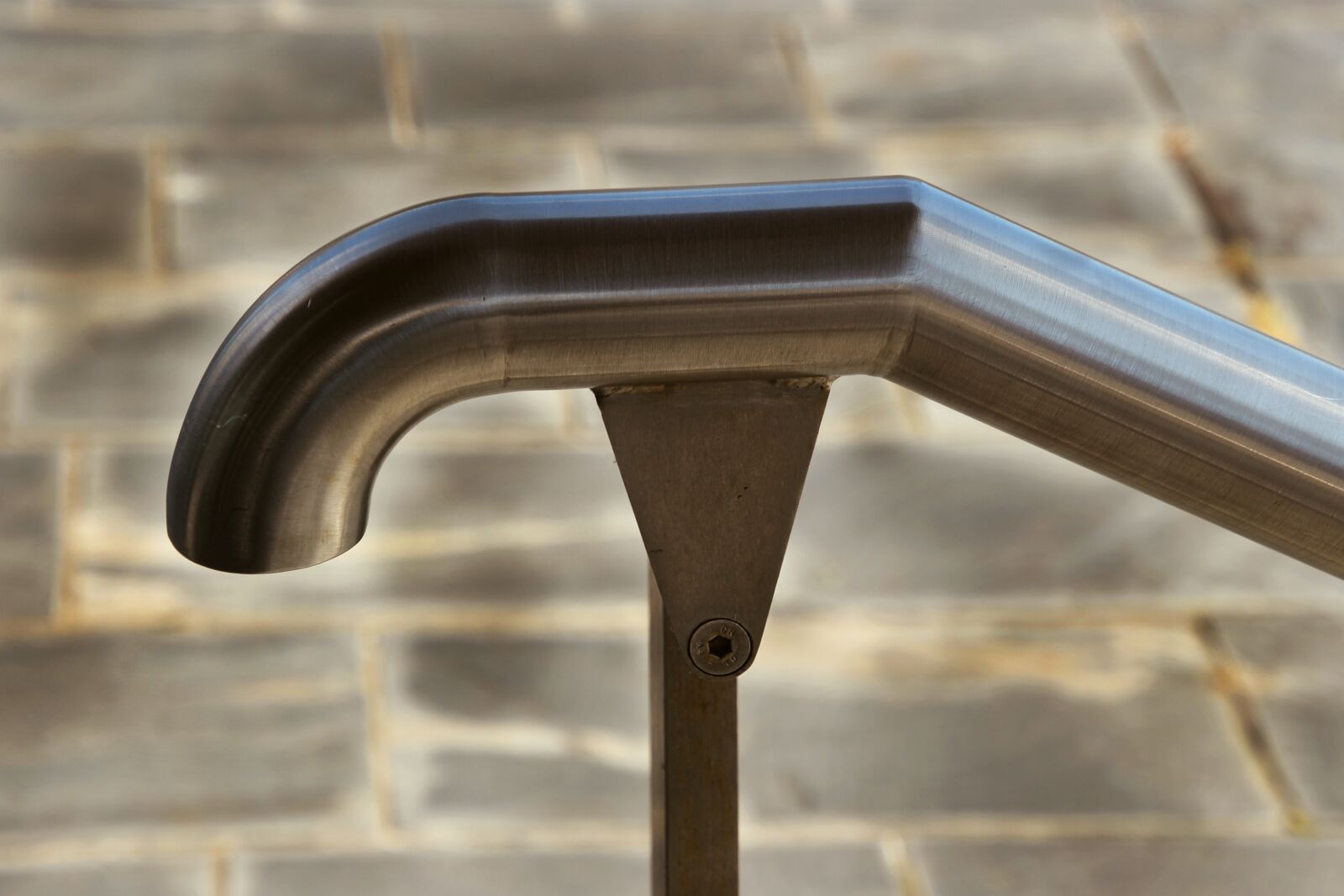 Canon EOS 700D (EOS Rebel T5i / EOS Kiss X7i) sample photo. Railing, hand hold, stainless photography