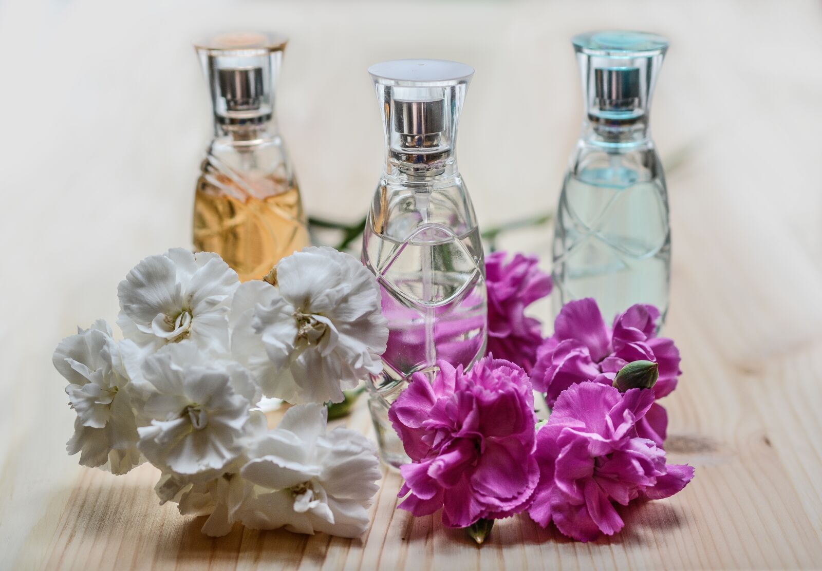 Nikon D5200 sample photo. Perfume, bottle, glass photography