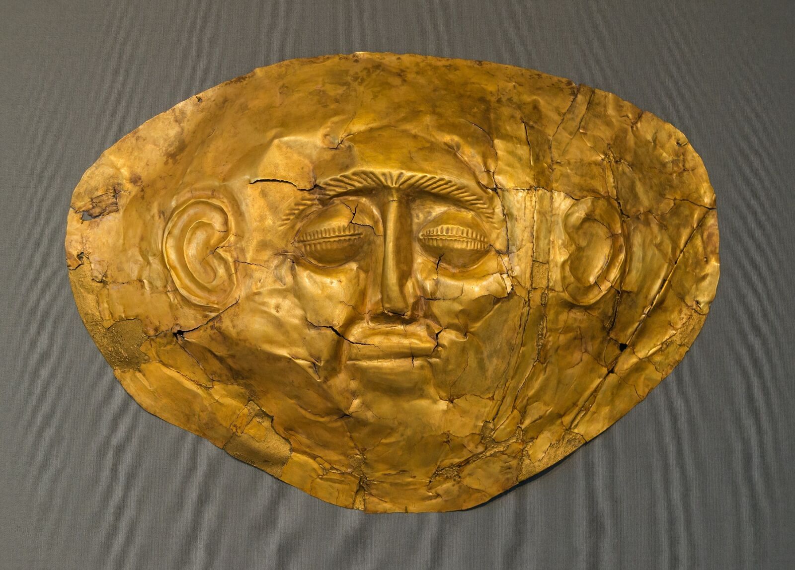 Sony Alpha DSLR-A550 sample photo. Gold, funeral mask, ancient photography