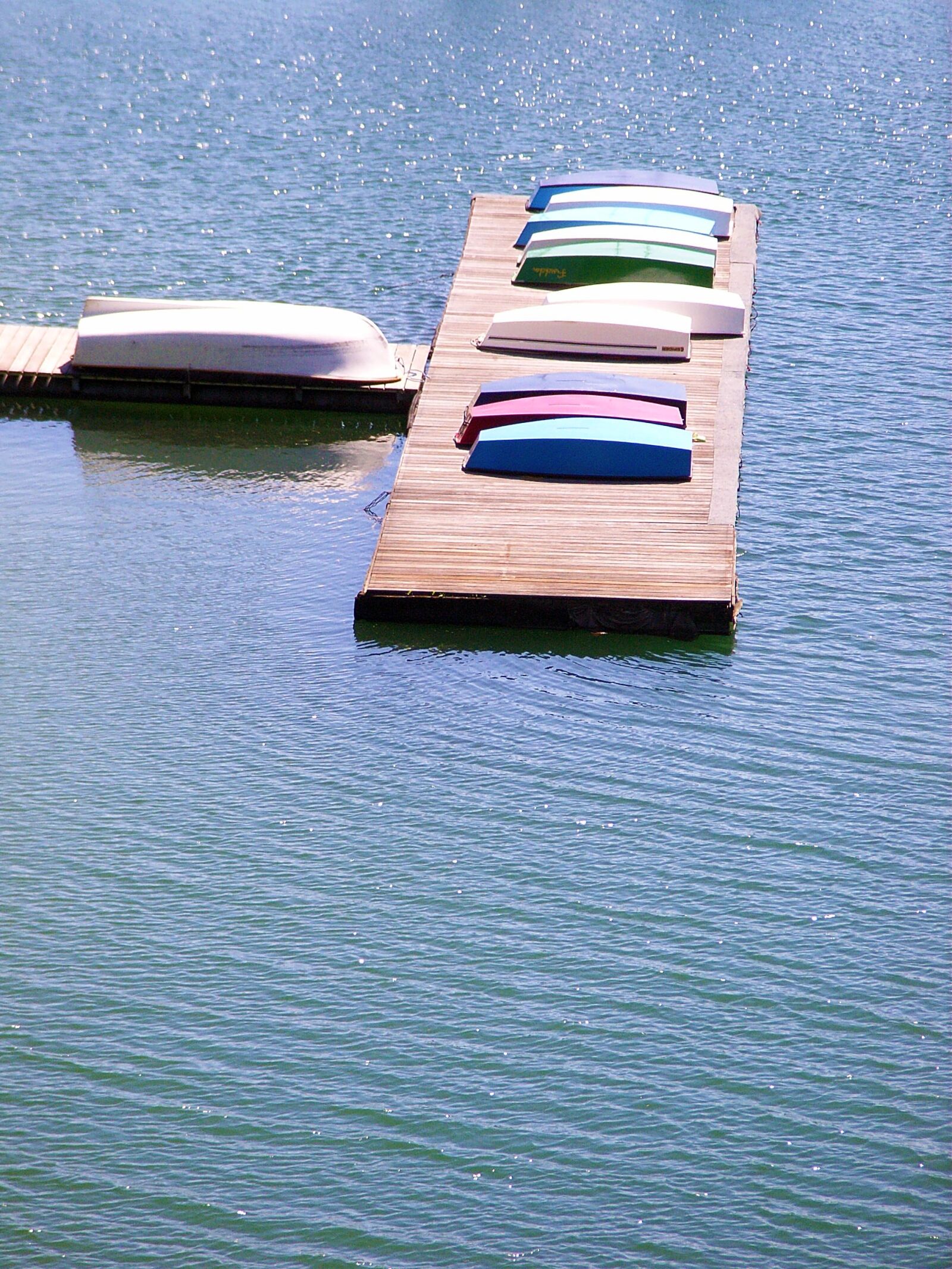 Ricoh Caplio R3 sample photo. Jetty, investors, boats photography