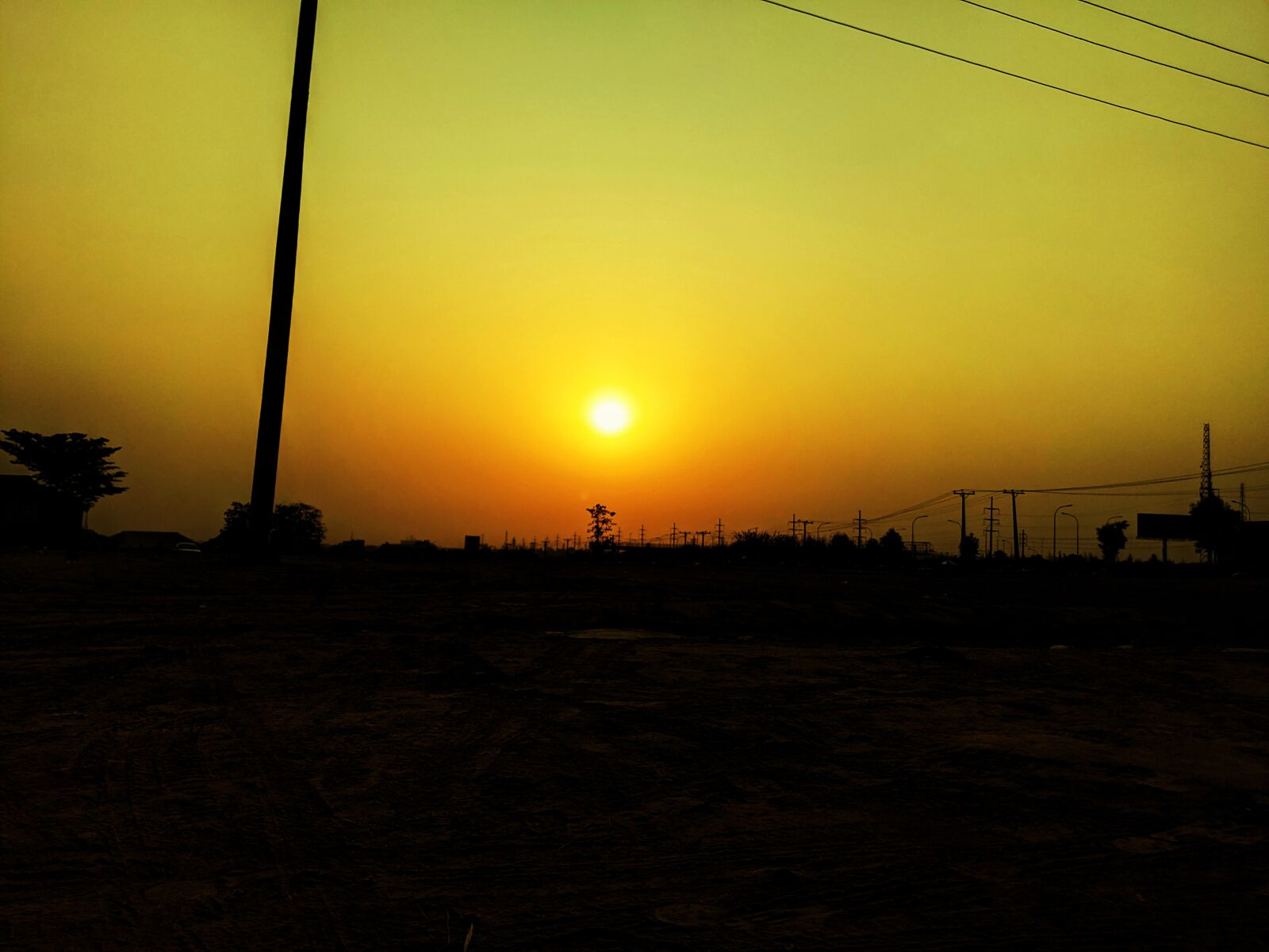 Google Pixel 3 sample photo. Sunset, landscape, yellow photography