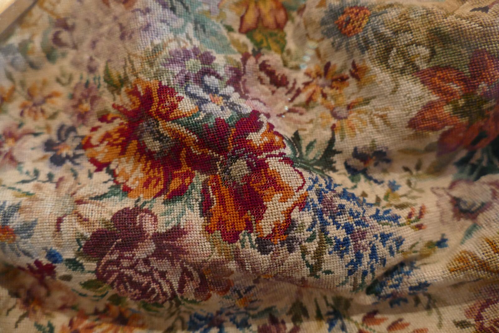 Panasonic Lumix DMC-FZ1000 sample photo. Embroidery, embroider, crafts photography