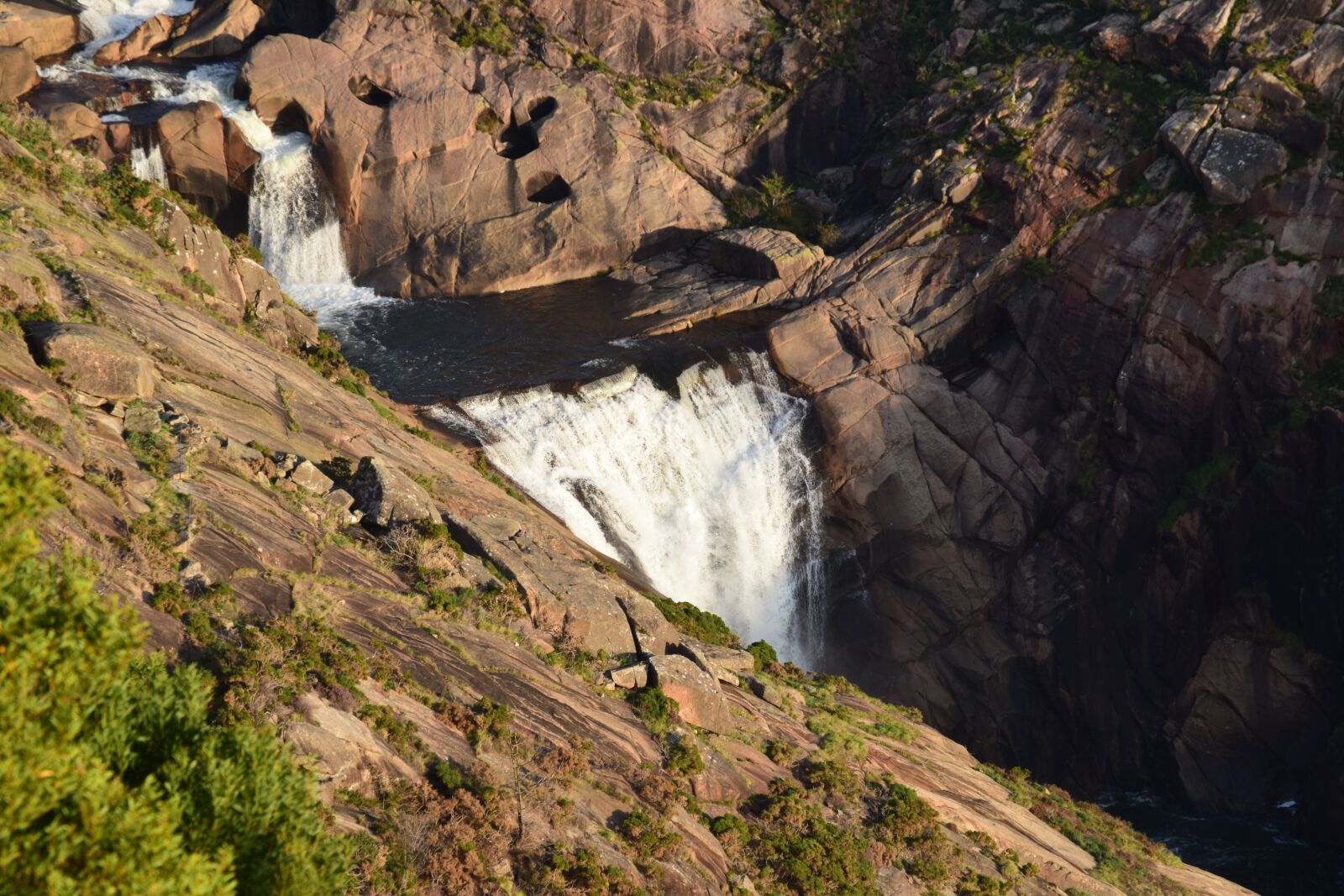 Nikon D3300 sample photo. ézaro, waterfall, water photography