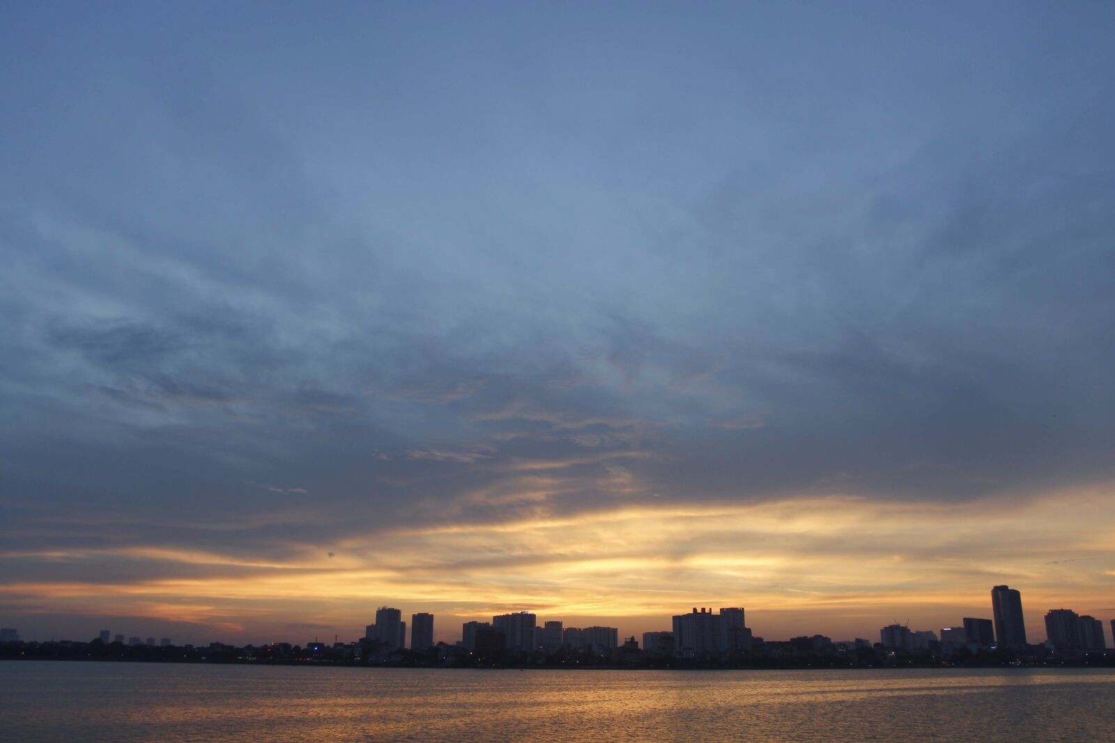 Canon EOS 700D (EOS Rebel T5i / EOS Kiss X7i) sample photo. Outside, landscape, city photography