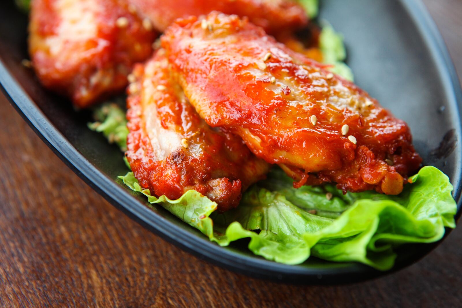Canon EOS 5D Mark II sample photo. Chicken wings, secret, black photography