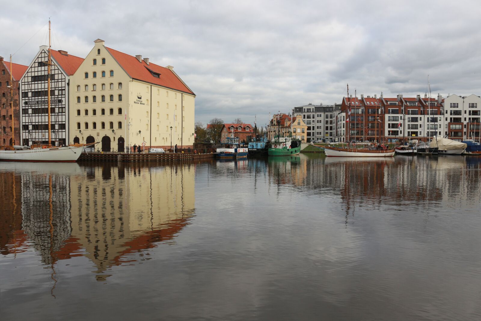 Canon EOS 100D (EOS Rebel SL1 / EOS Kiss X7) sample photo. Landscape, municipal, gdańsk photography