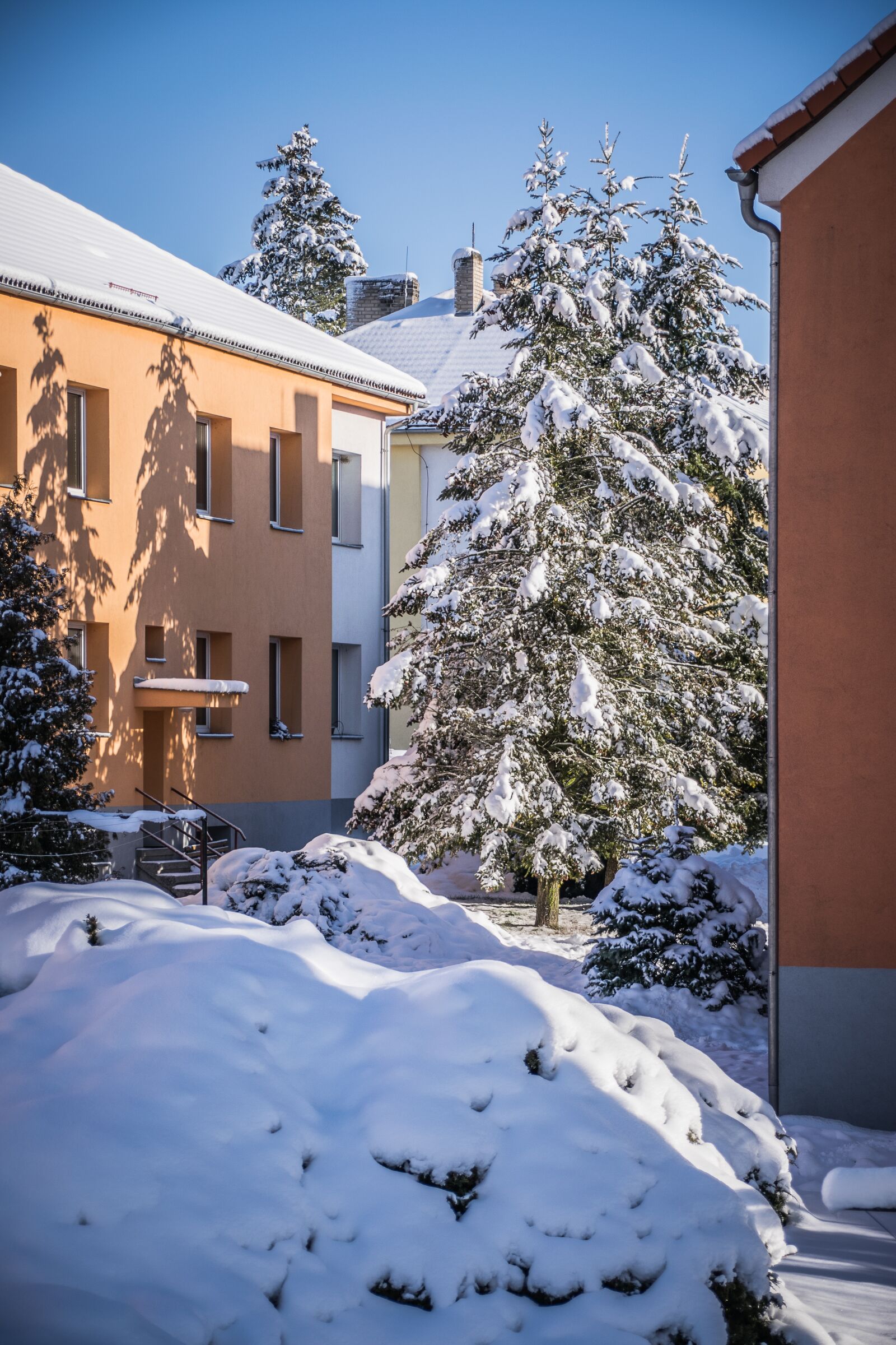 Nikon D5300 sample photo. Winter, snow, housing estate photography