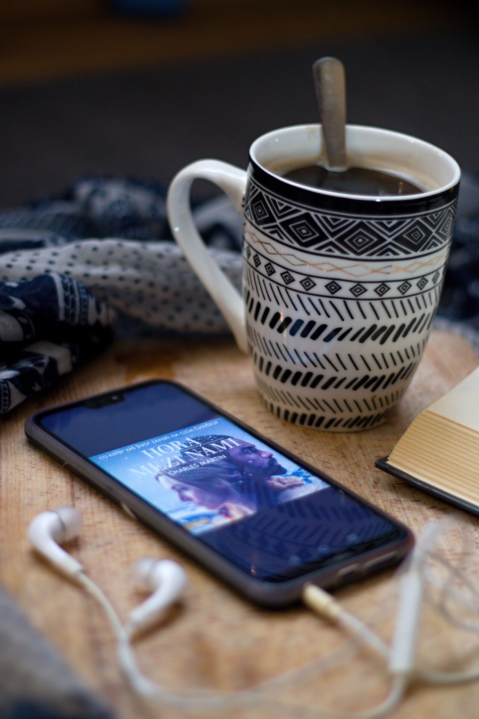 Canon EOS 1100D (EOS Rebel T3 / EOS Kiss X50) + Canon EF 50mm F1.8 II sample photo. Coffee, cup, book photography