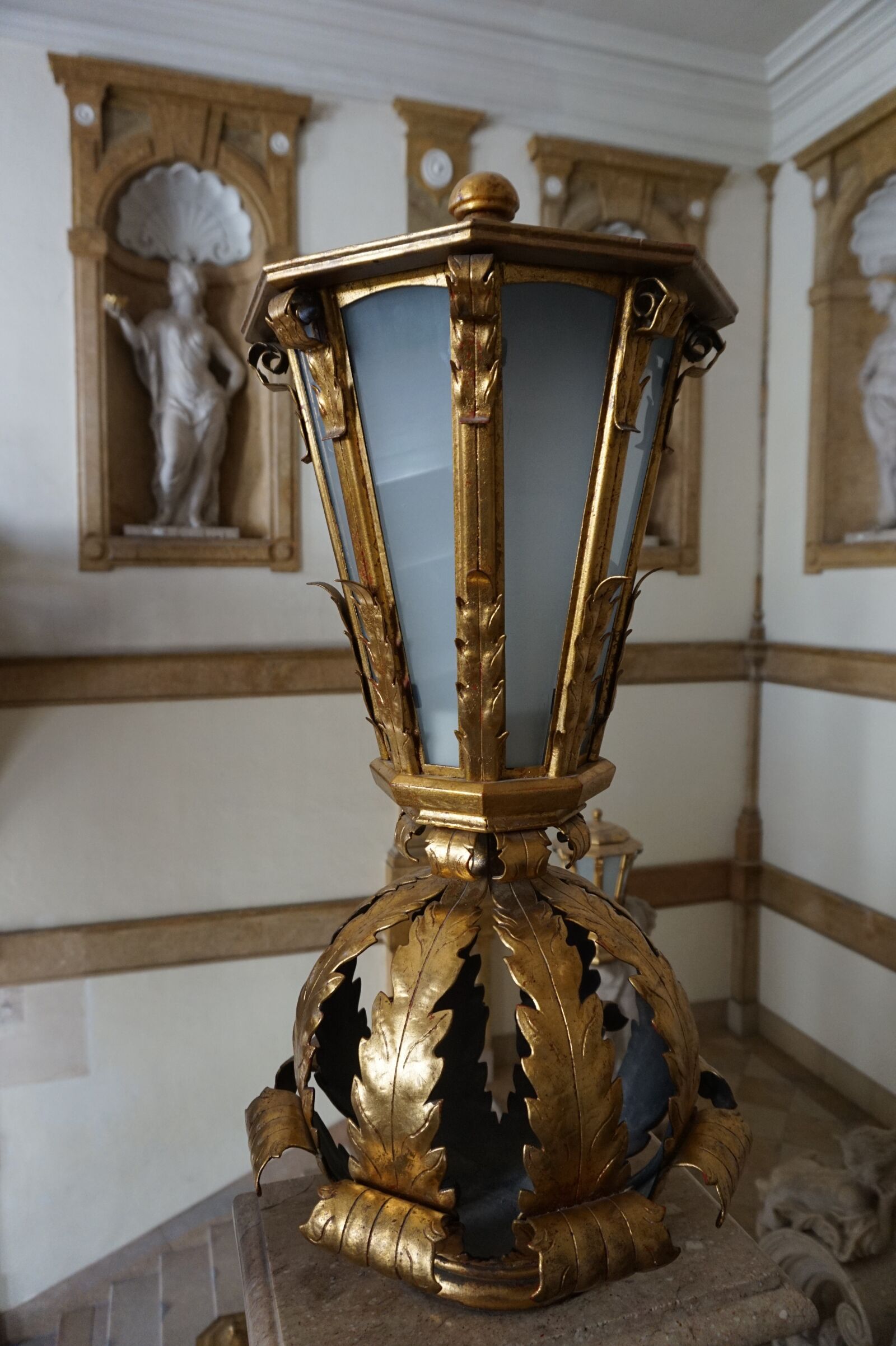 Sony E 16-50mm F3.5-5.6 PZ OSS sample photo. Salzburg, mirabell palace, building photography