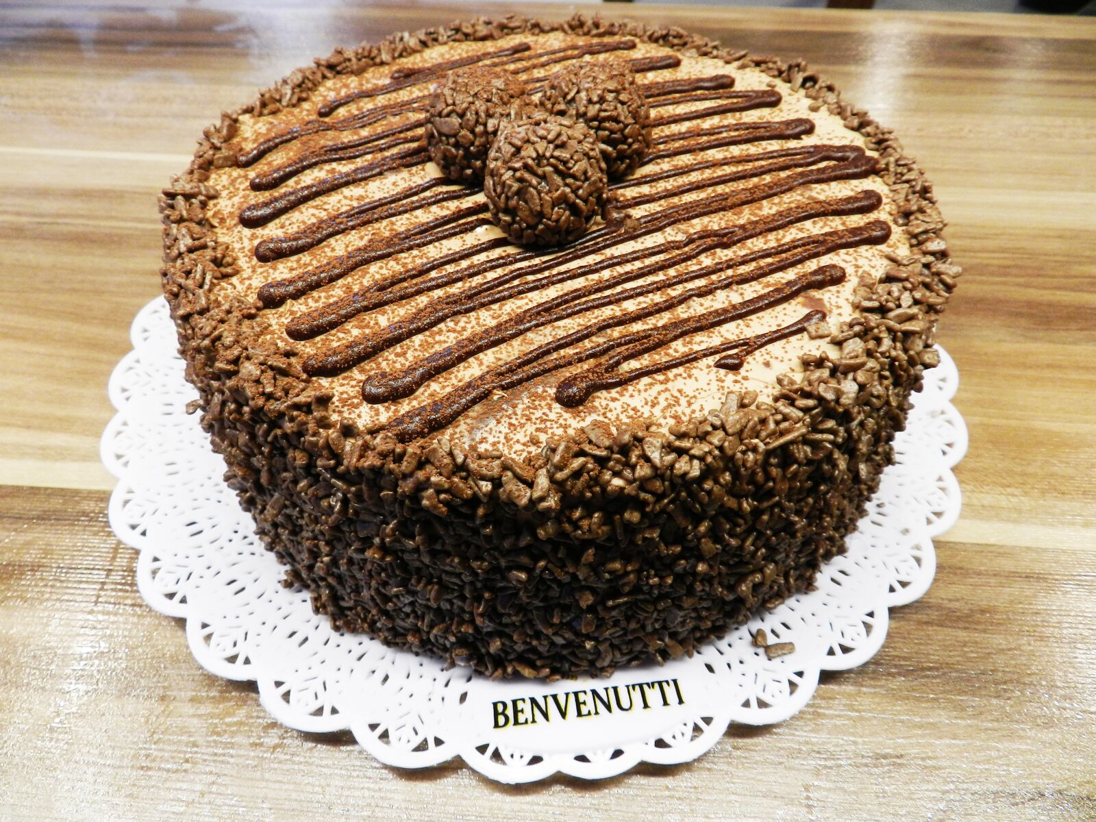 Nikon Coolpix P500 sample photo. Cake, sweet, tasty photography