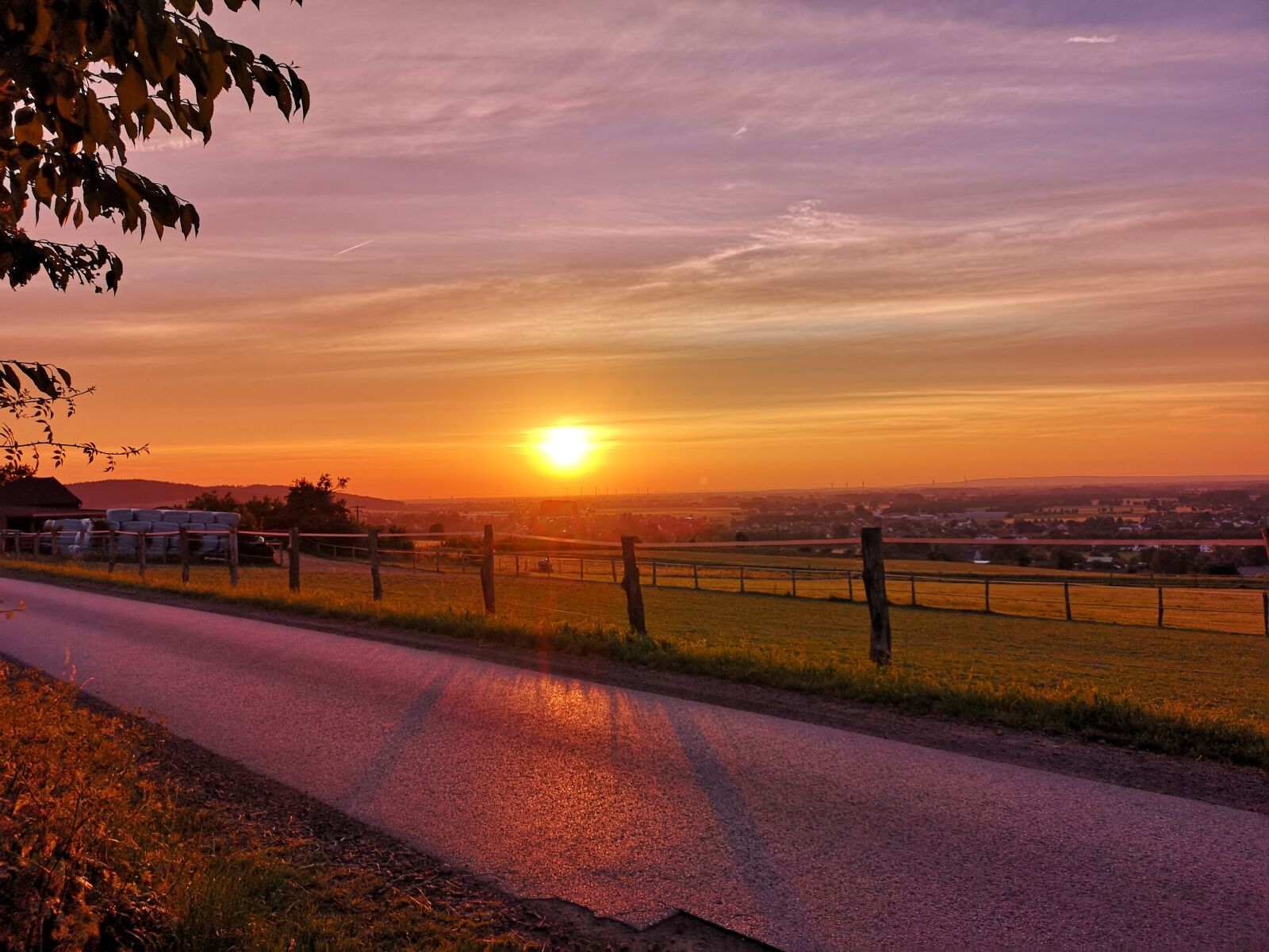HUAWEI CLT-L29 sample photo. Wanderwärts, sunset, fields photography