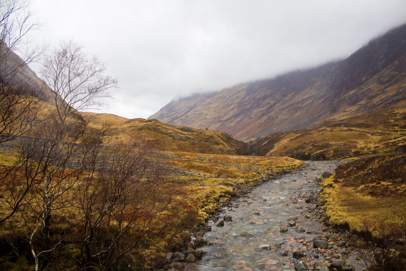 Canon EOS 600D (Rebel EOS T3i / EOS Kiss X5) sample photo. Scotland, hiking, windy photography