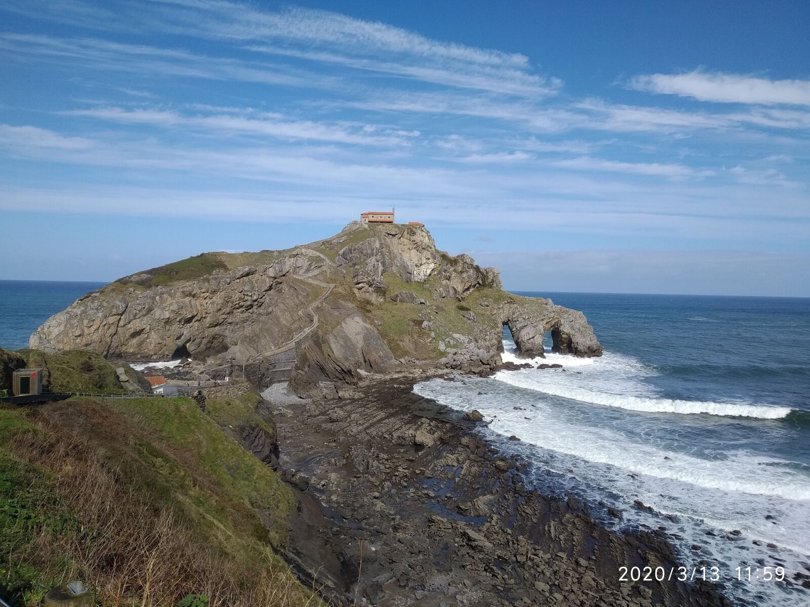 Xiaomi Mi A2 Lite sample photo. Sea, house, seaside photography