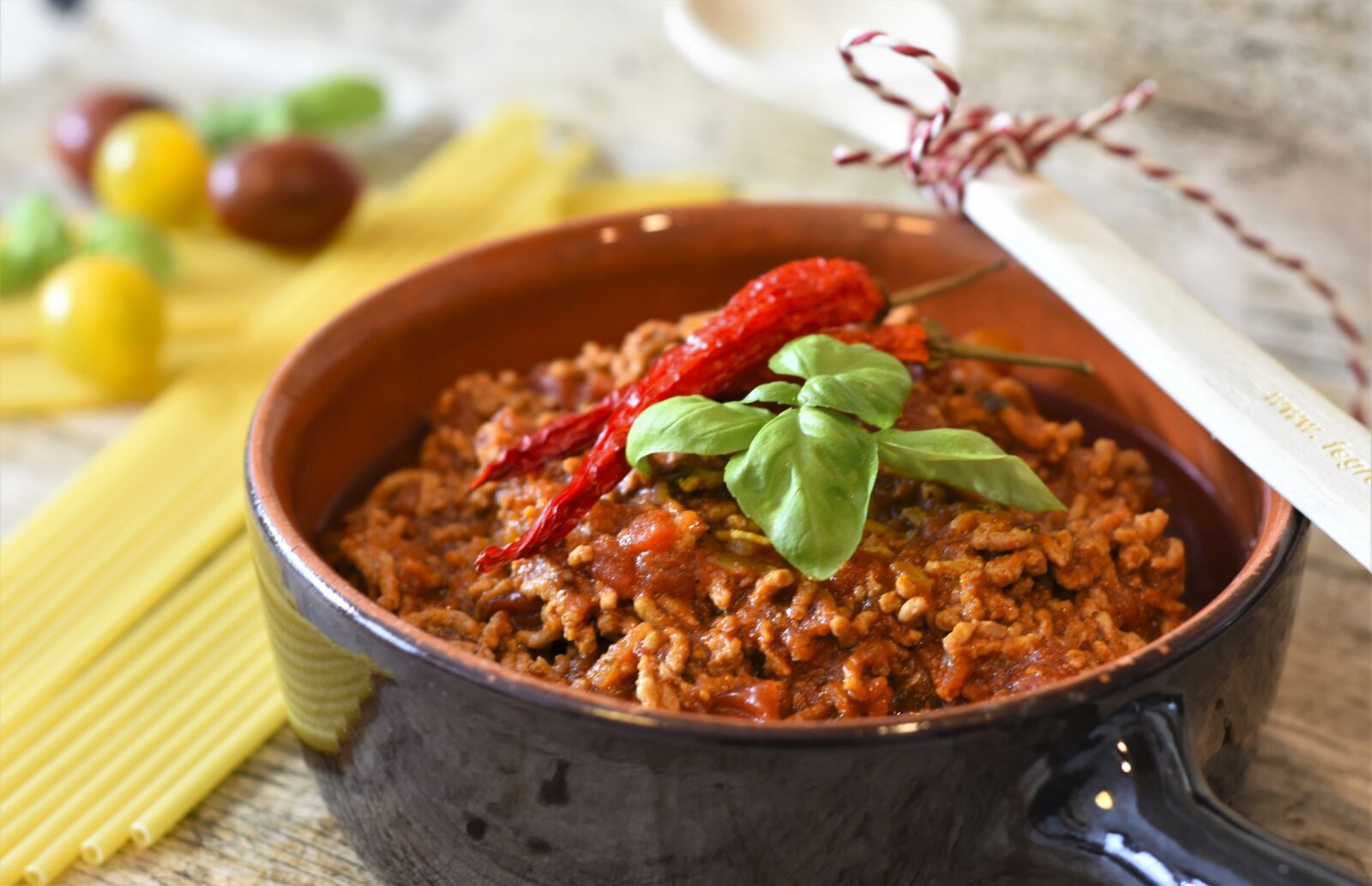 Nikon D7200 sample photo. Bolognese, meat sauce, macaroni photography