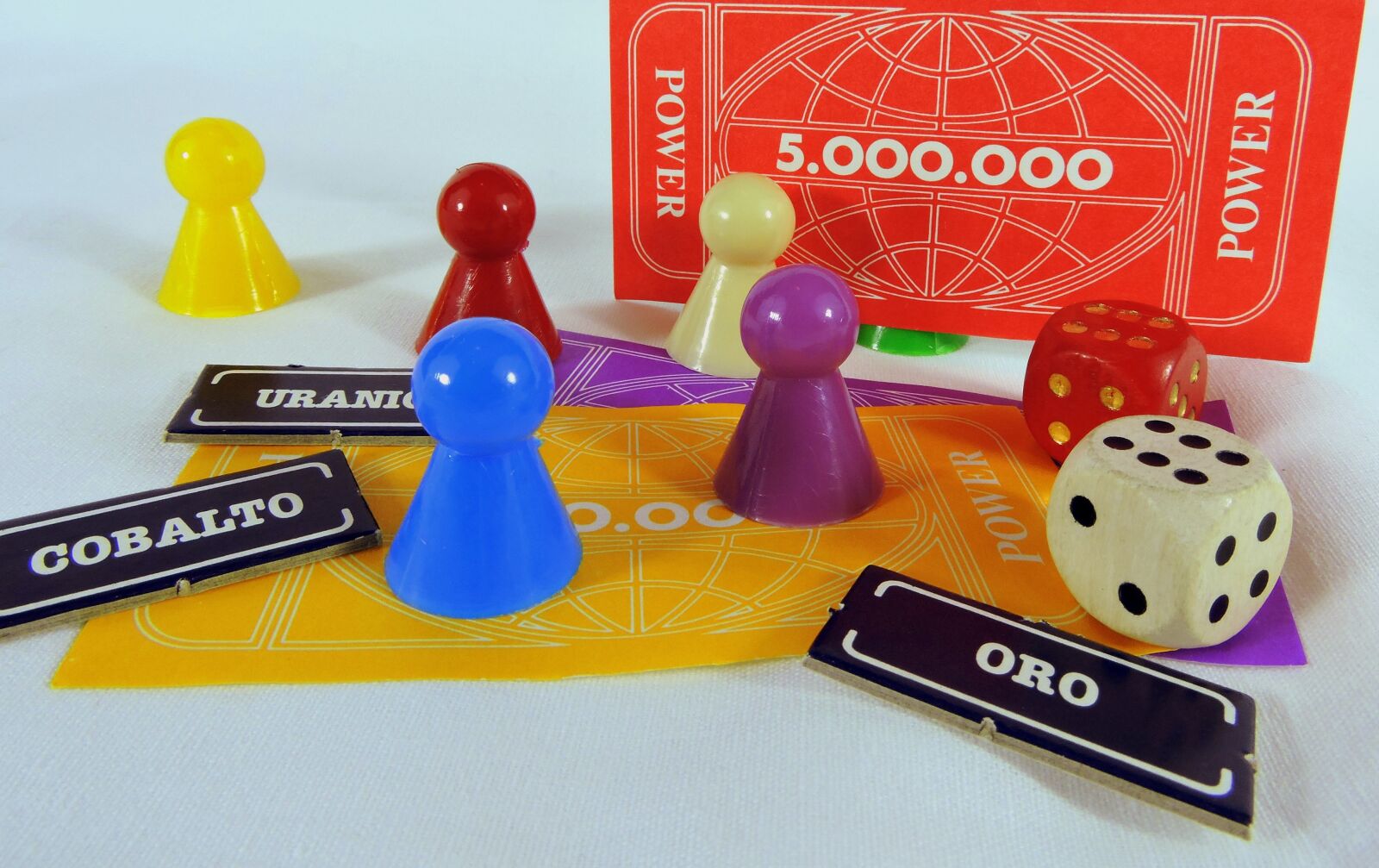 Nikon Coolpix P600 sample photo. Game, nut, company photography