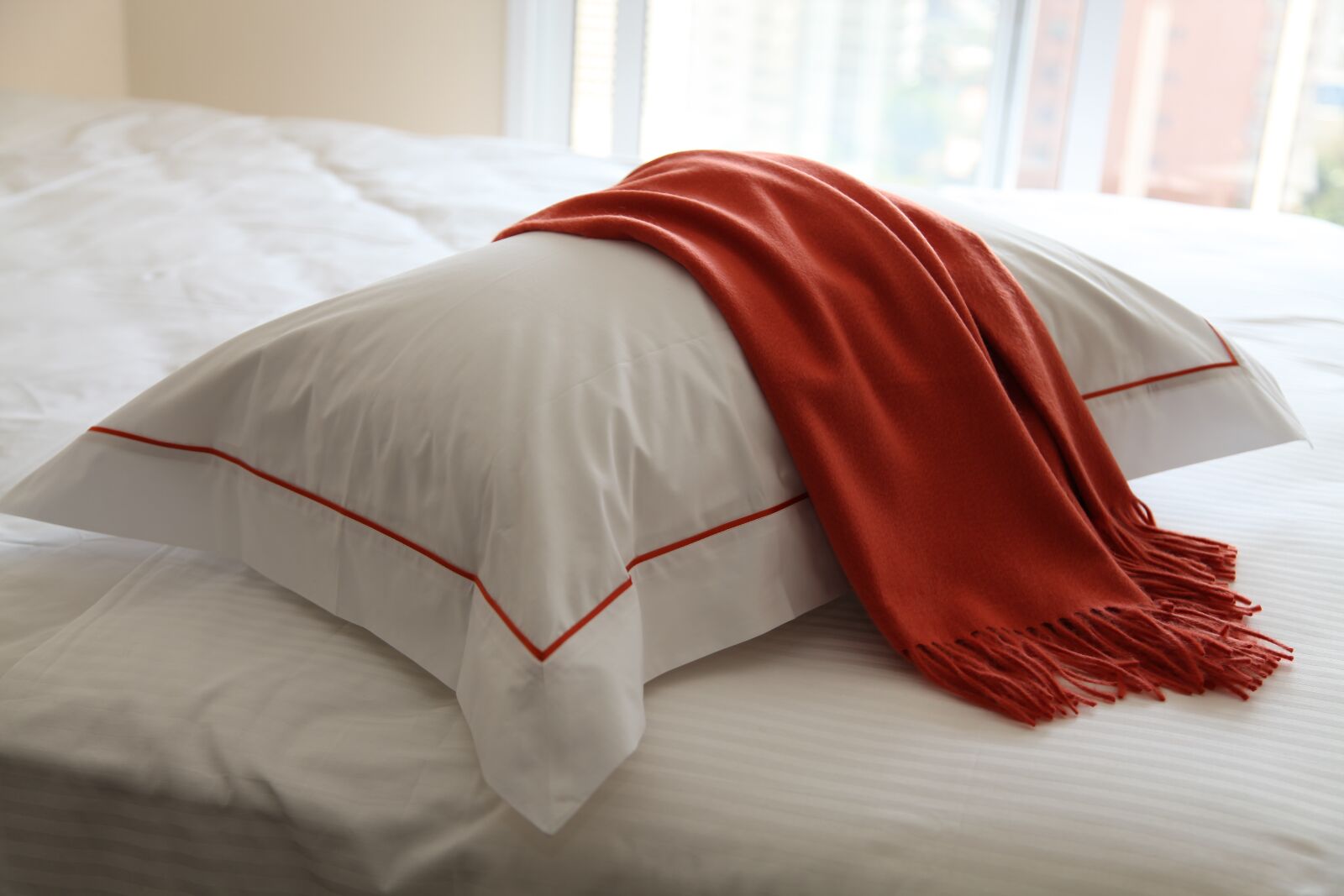 Canon EOS 5D Mark II sample photo. Scarf, pashmina, the bed photography
