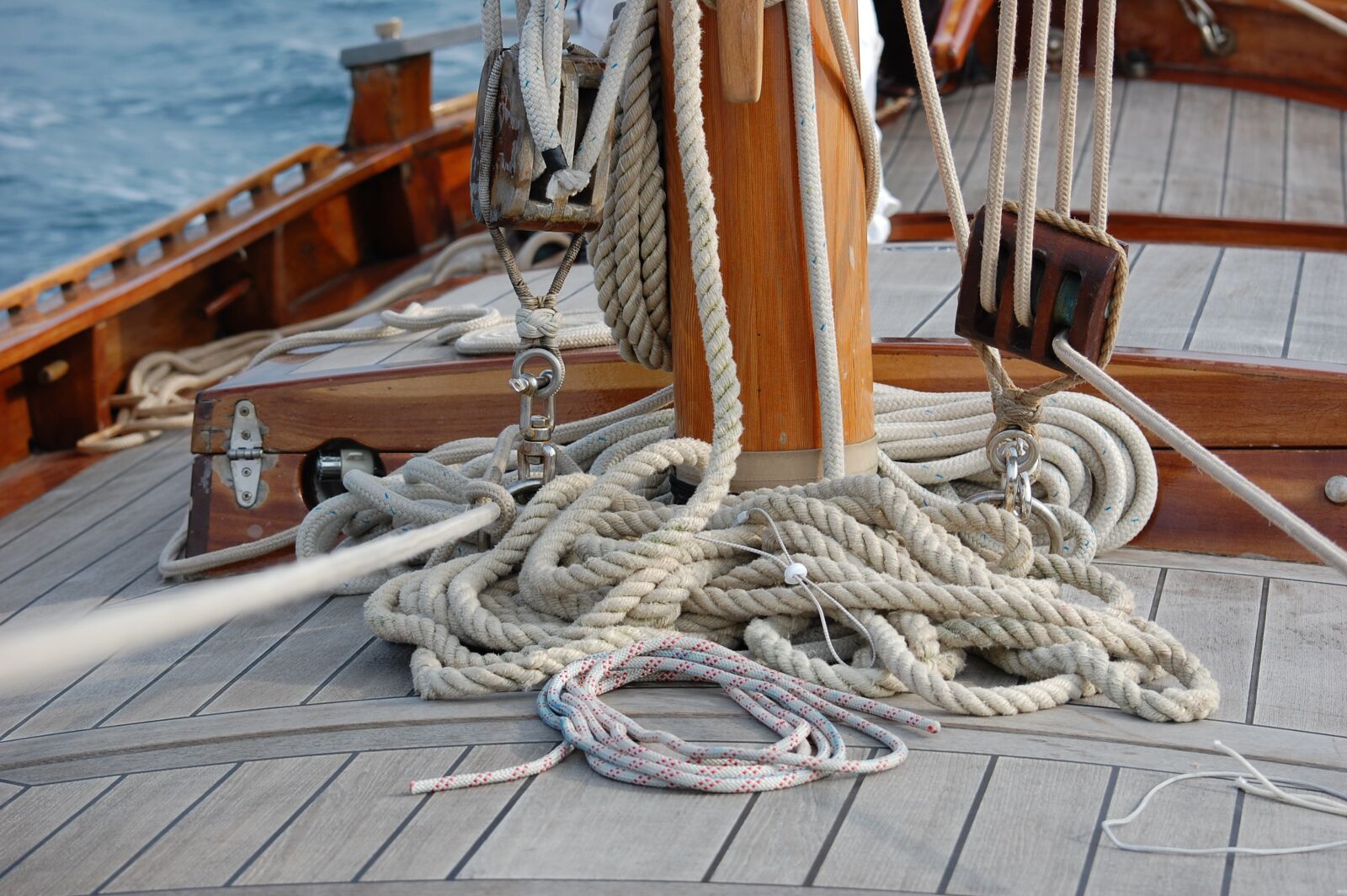 Nikon D40 sample photo. Boat, ship, wood photography
