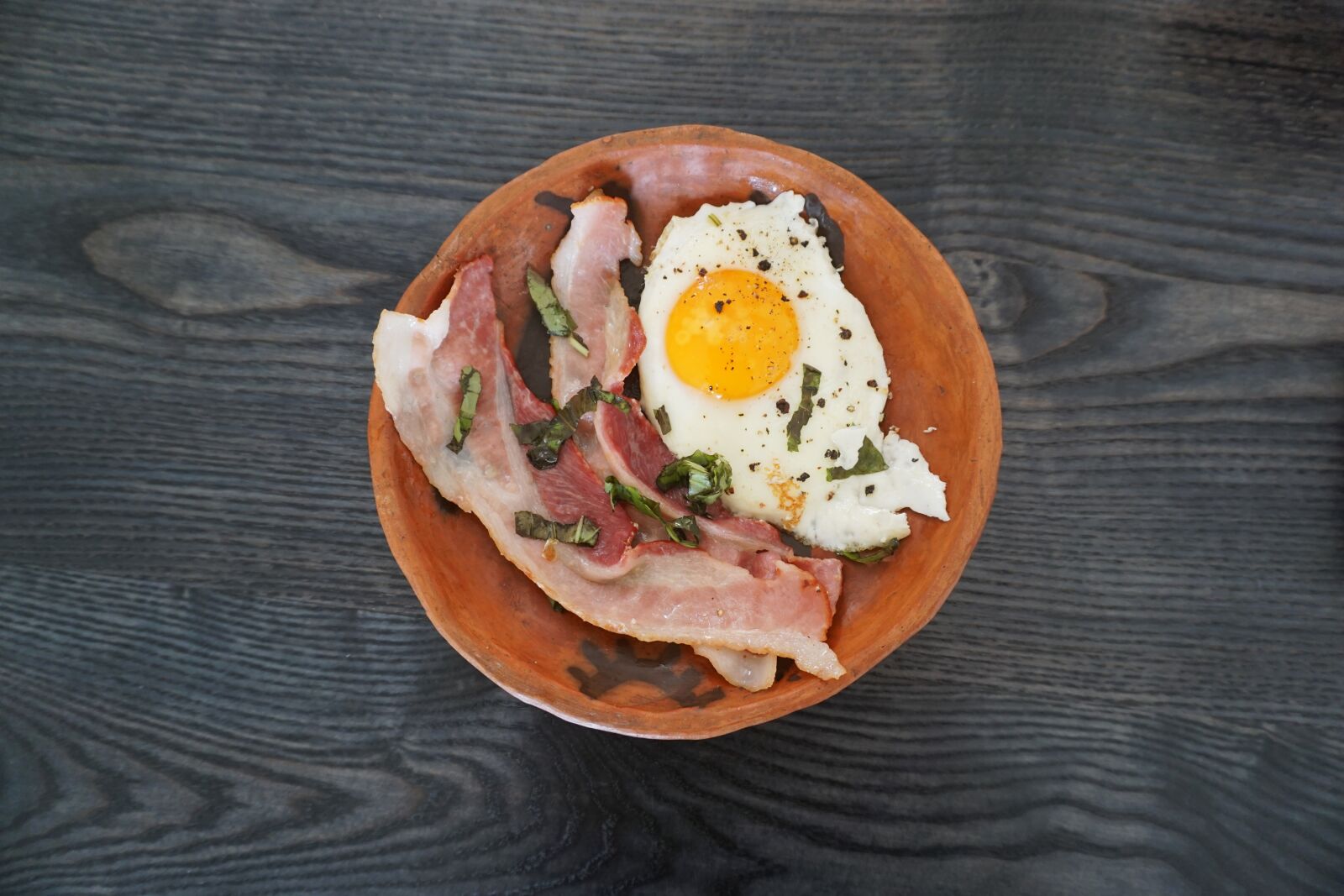 Sony E 16-50mm F3.5-5.6 PZ OSS sample photo. Breakfast, eggs, bacon photography