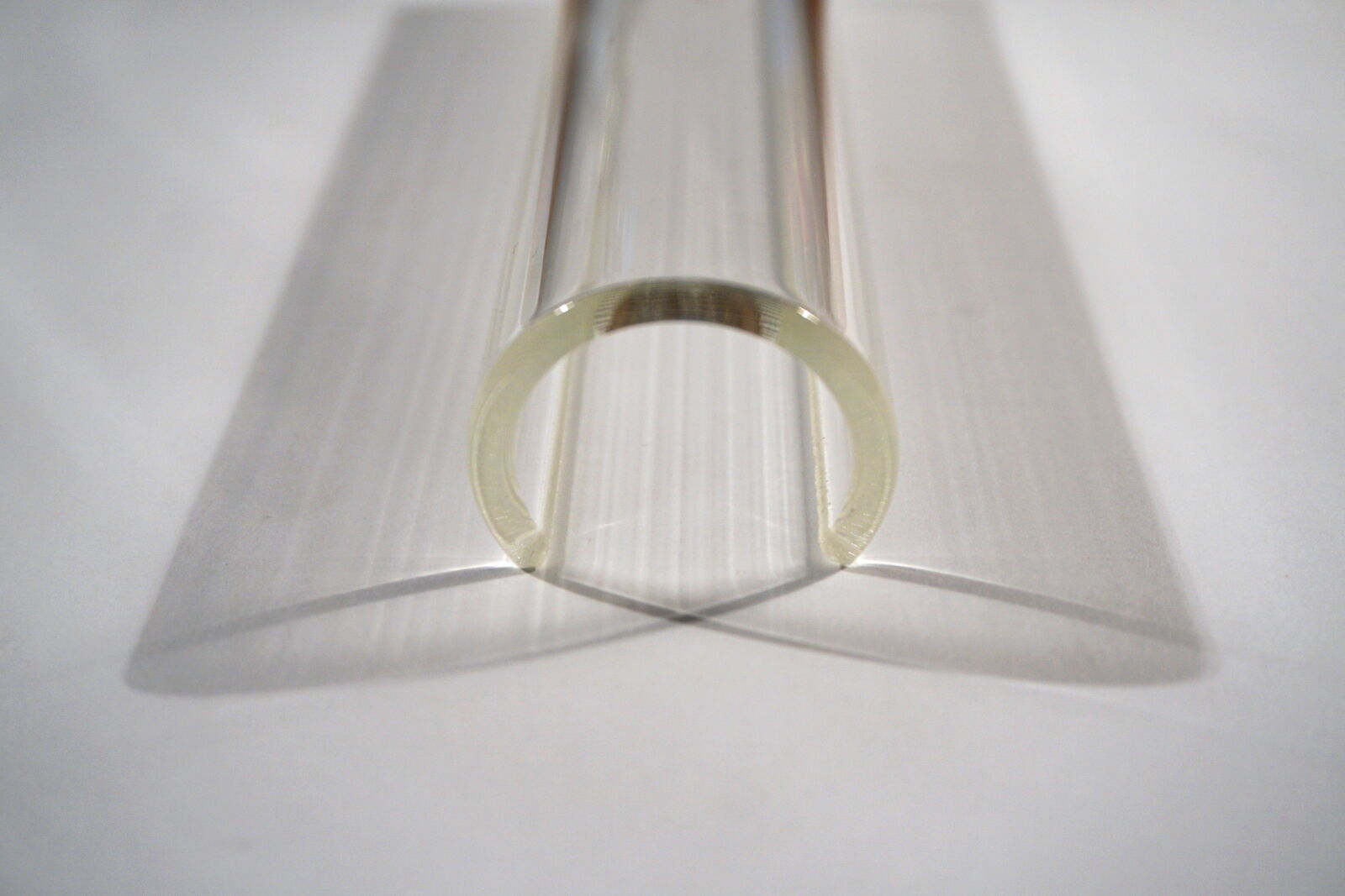 Sony E 16-50mm F3.5-5.6 PZ OSS sample photo. Detail, glass, light, night photography