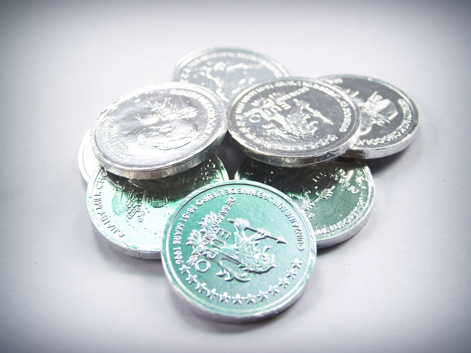 Olympus E-300 (EVOLT E-300) sample photo. Coin, gold, cash photography