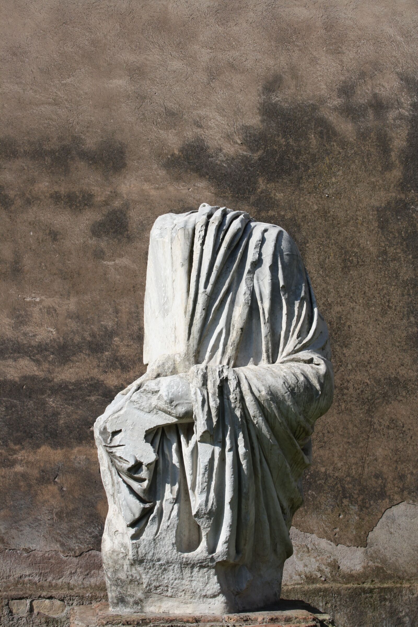 Canon EOS 1000D (EOS Digital Rebel XS / EOS Kiss F) sample photo. Rome, statue, head photography