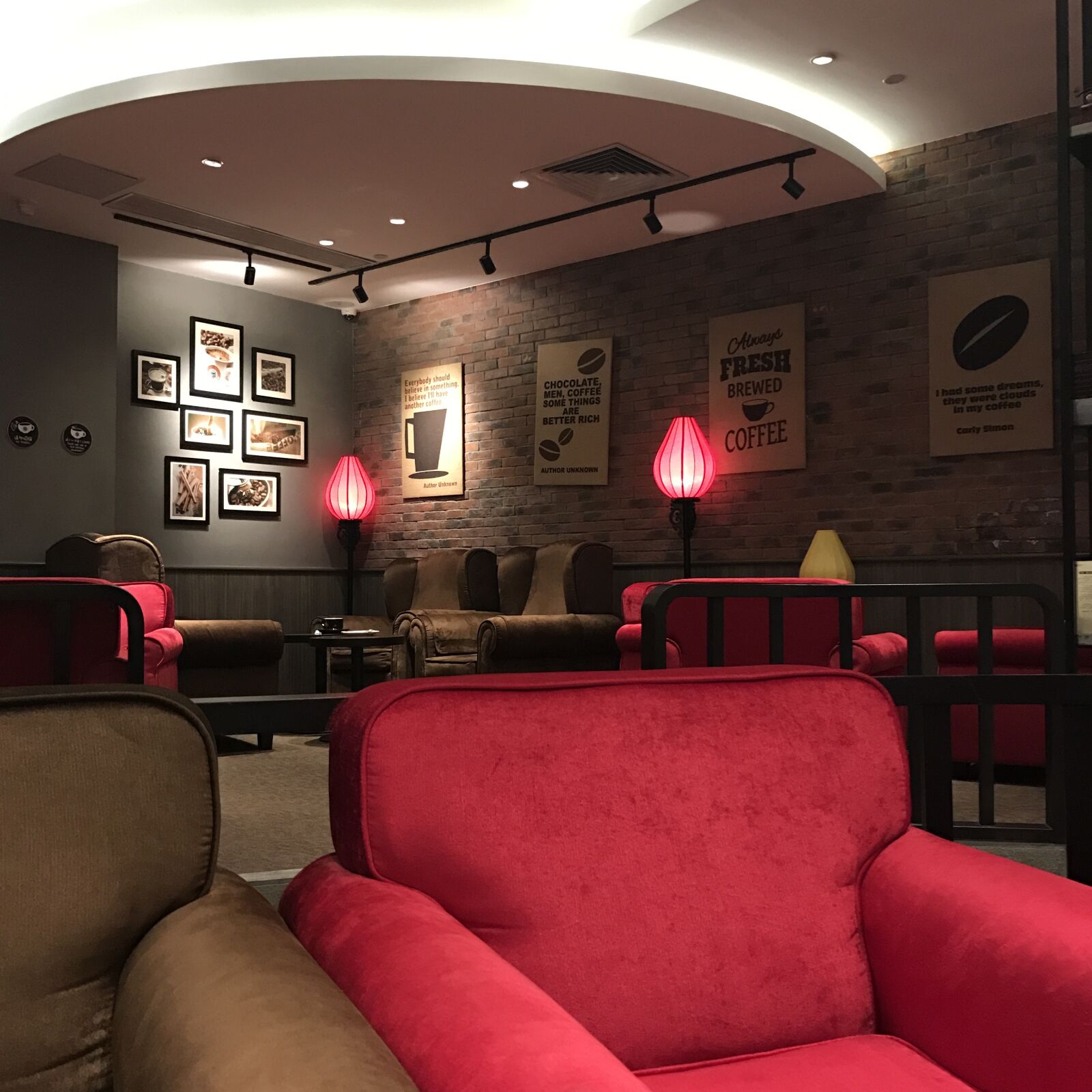 Apple iPhone 7 sample photo. Chairs, coffee, shop, furniture photography