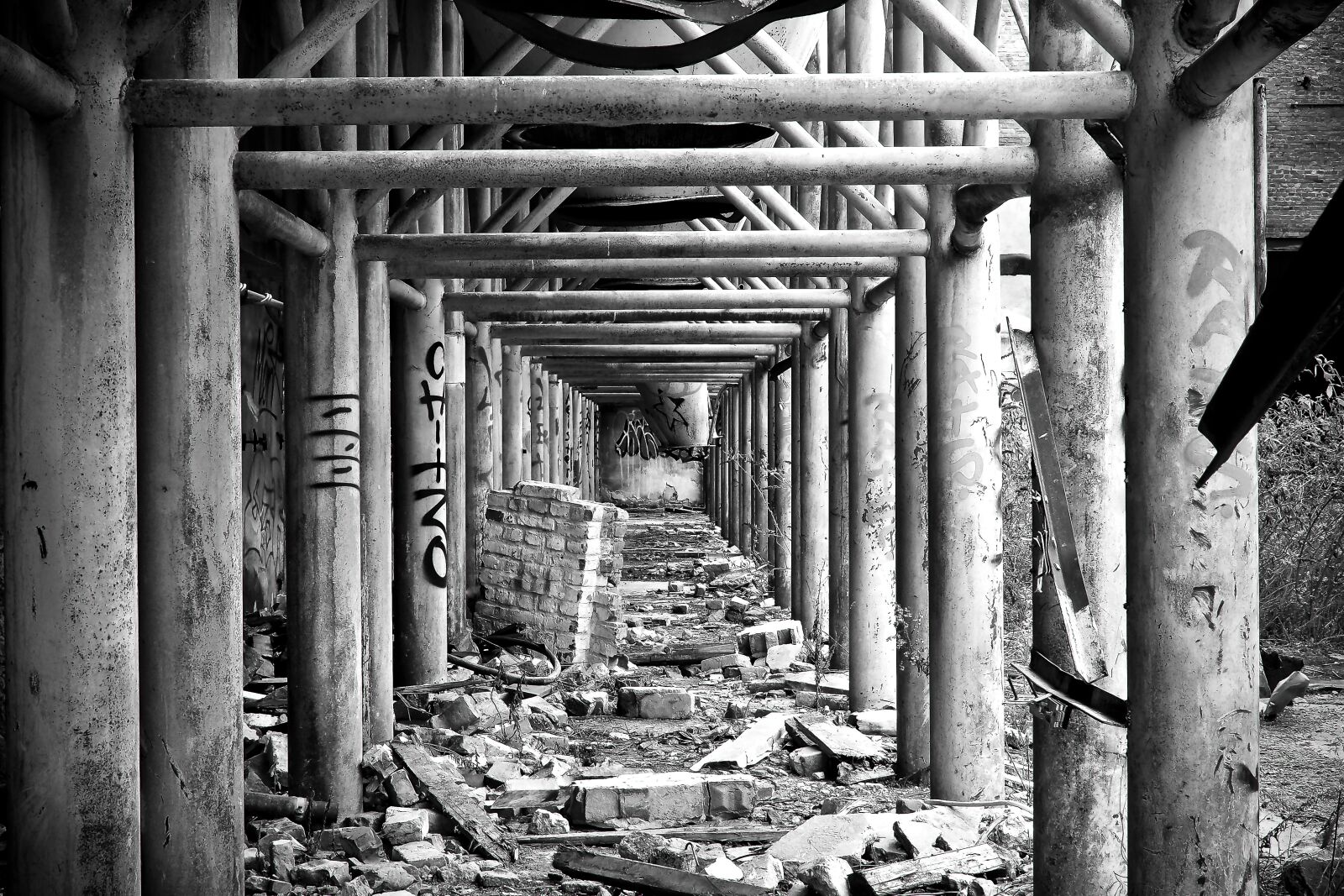Olympus OM-D E-M10 sample photo. Lost places, rooms, abandoned photography