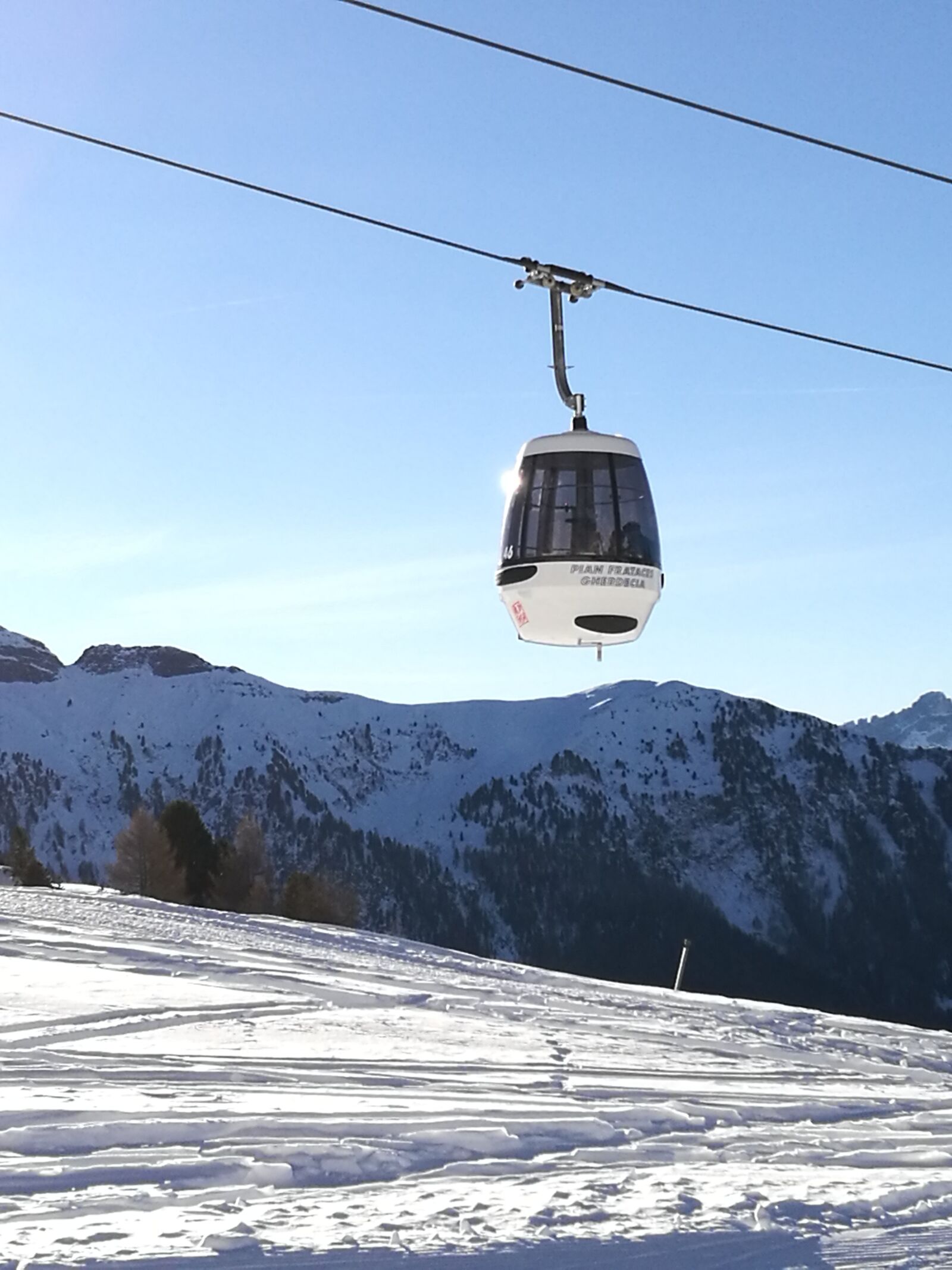 HUAWEI P9 sample photo. Snow, mountain, cable car photography
