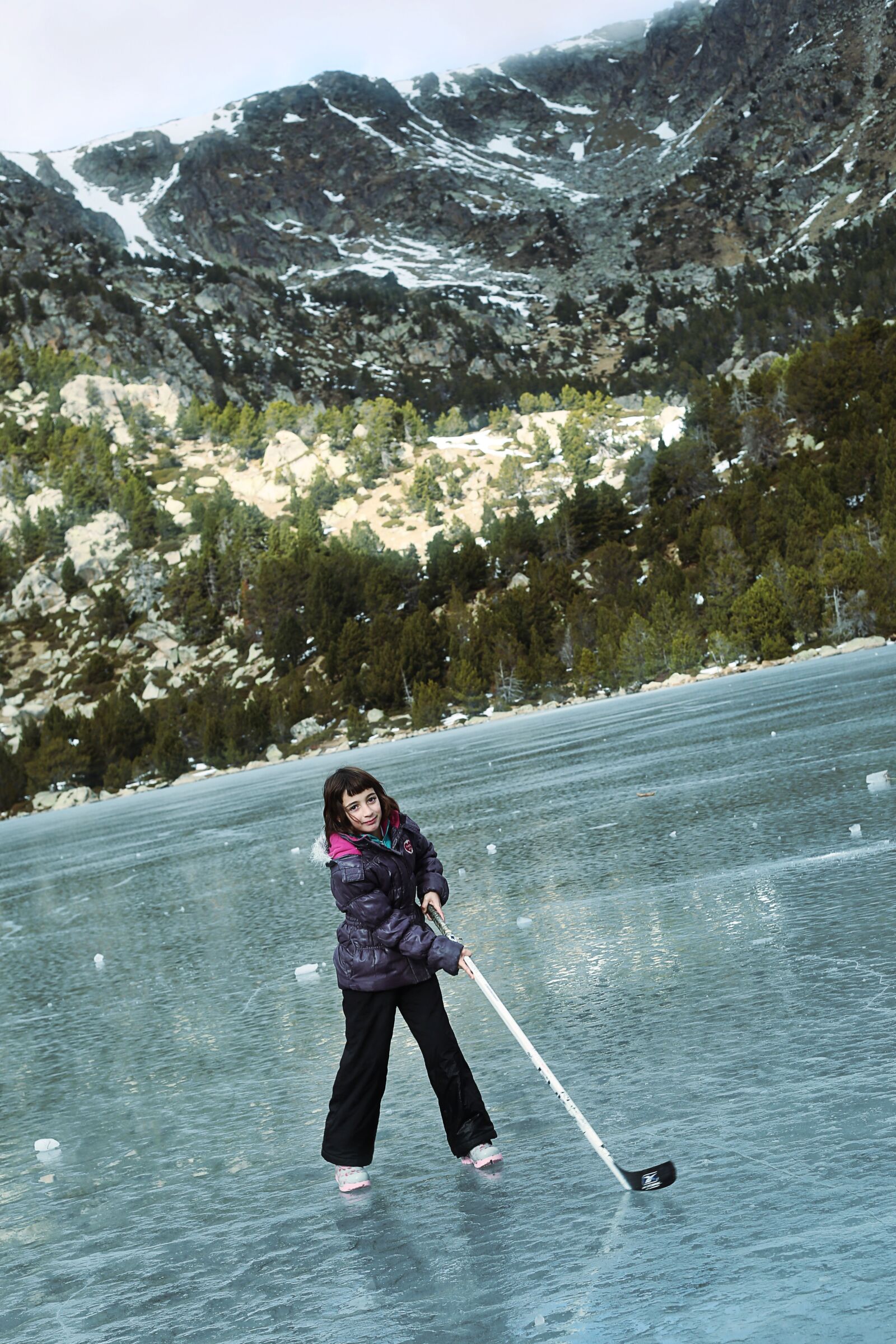 Canon EF 50mm F1.8 II sample photo. Girl, ice, landscape photography
