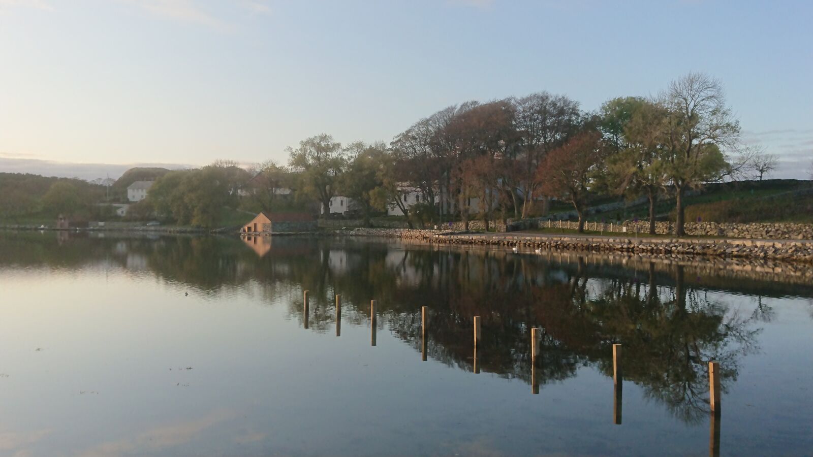 Sony Xperia XZ1 Compact sample photo. Water, ocean, reflections photography