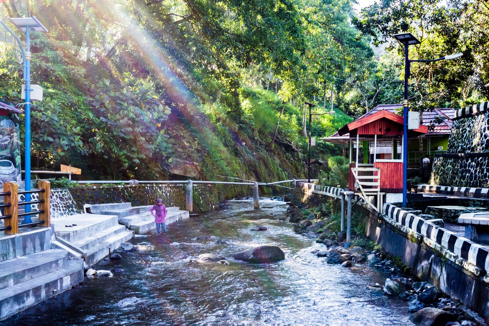 Olympus PEN E-PL7 + Olympus M.Zuiko Digital 17mm F1.8 sample photo. Landscape, river, sunlight photography