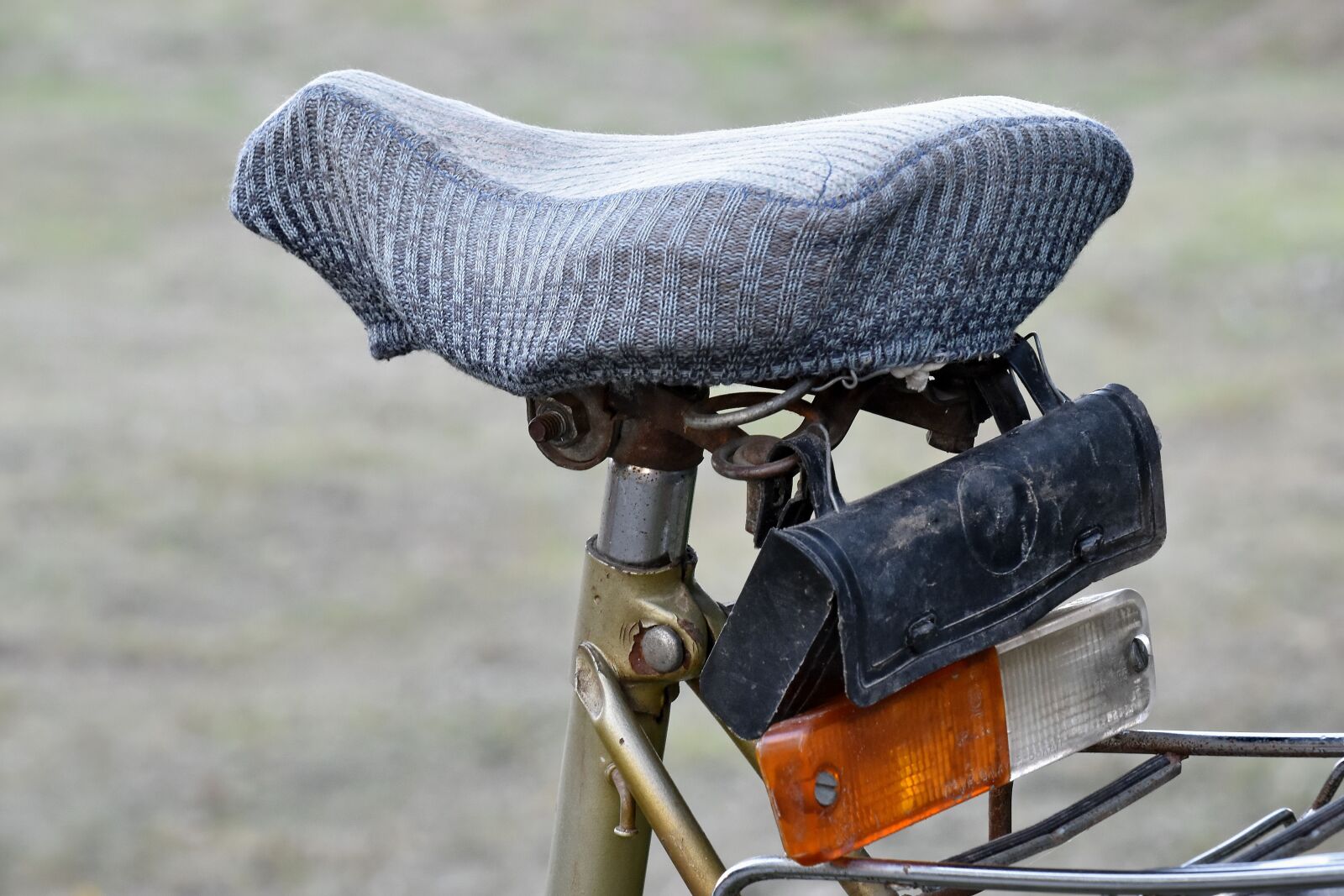 Nikon D5500 sample photo. Bicycle, old, outdoors, seat photography