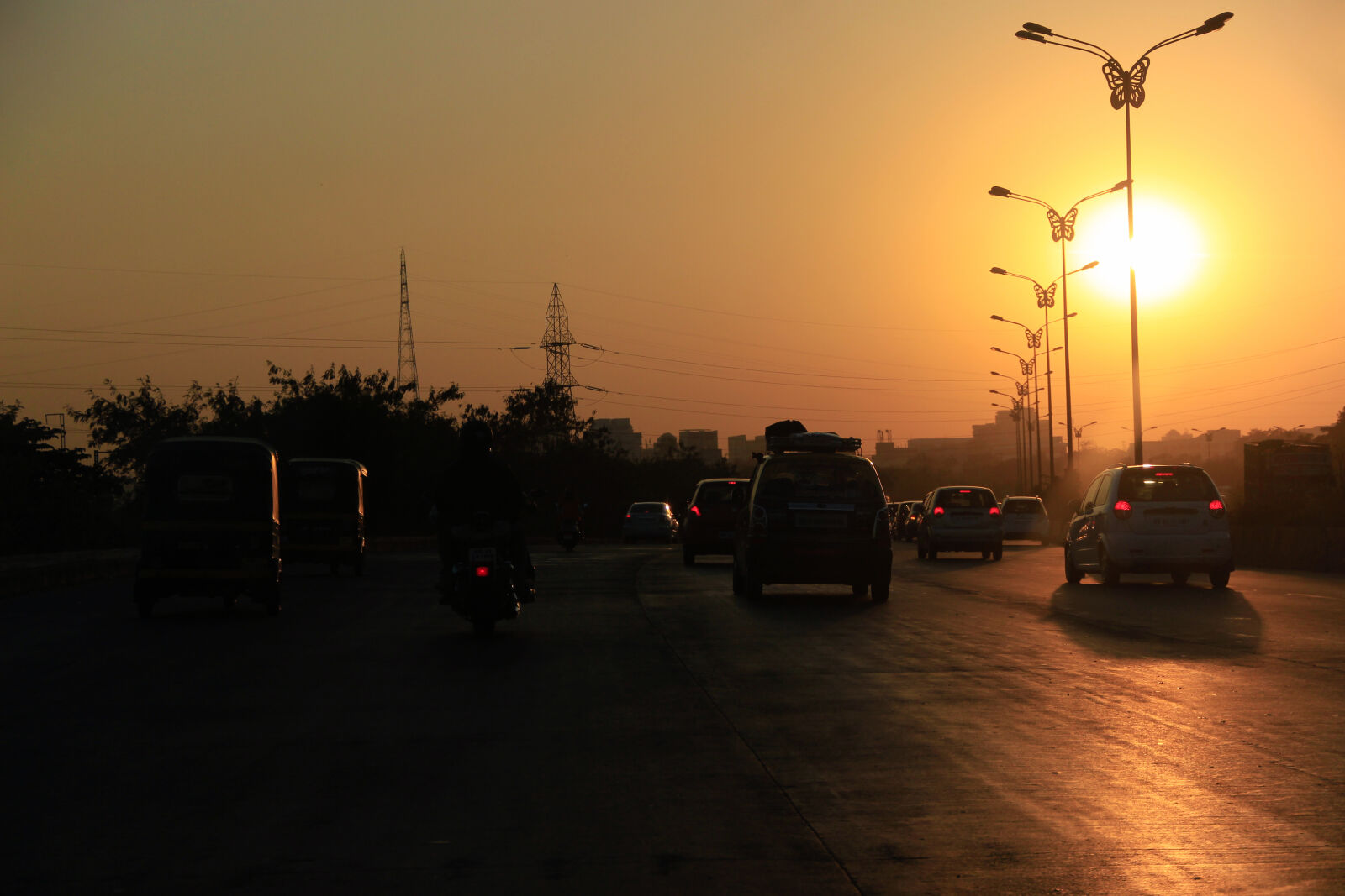 Canon EOS 600D (Rebel EOS T3i / EOS Kiss X5) sample photo. Cars, road, street, lights photography