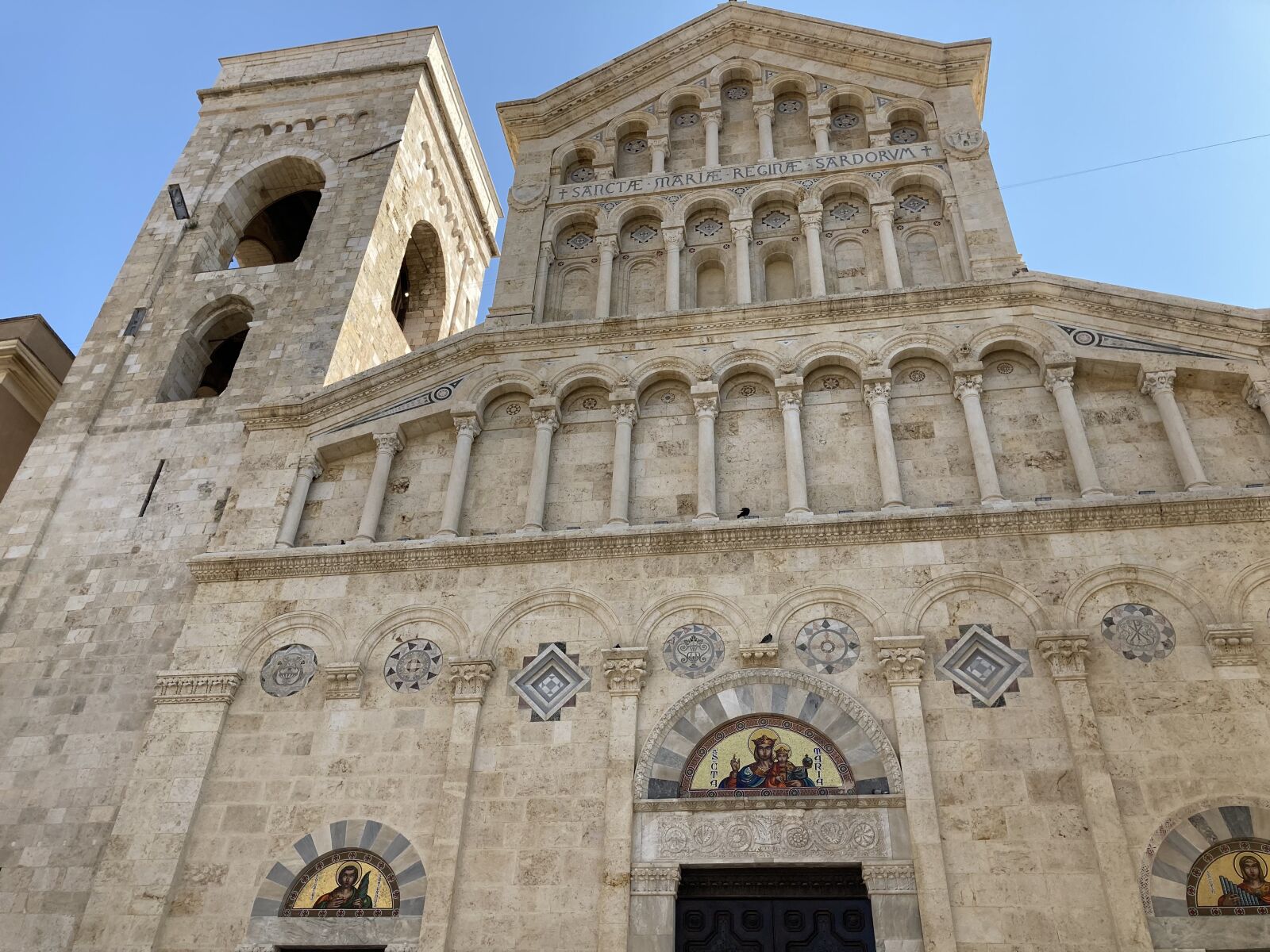 Apple iPhone SE (2nd generation) sample photo. Cagliari, basilica, church photography