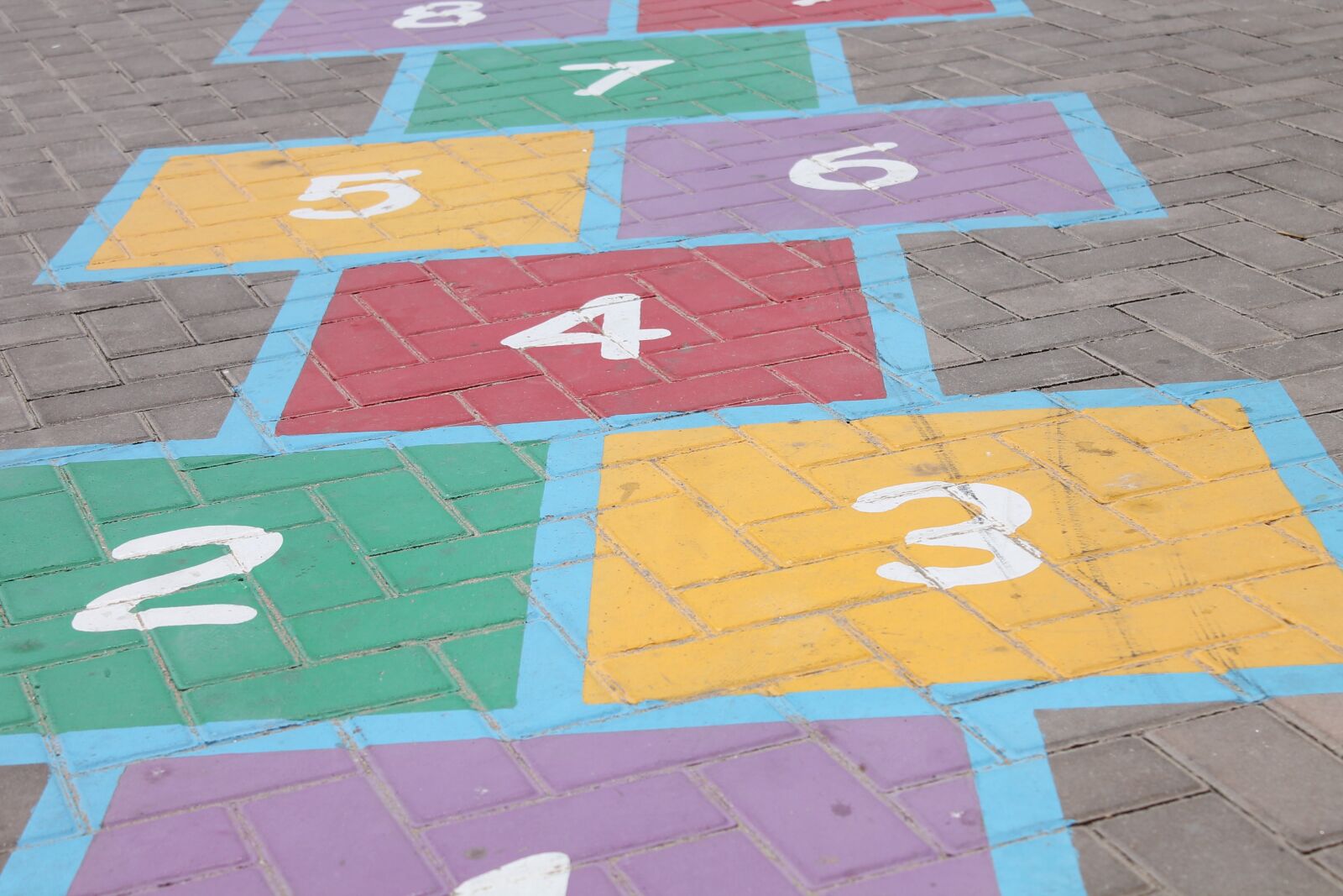 Canon EOS 1100D (EOS Rebel T3 / EOS Kiss X50) sample photo. Hopscotch, steps, numbers photography